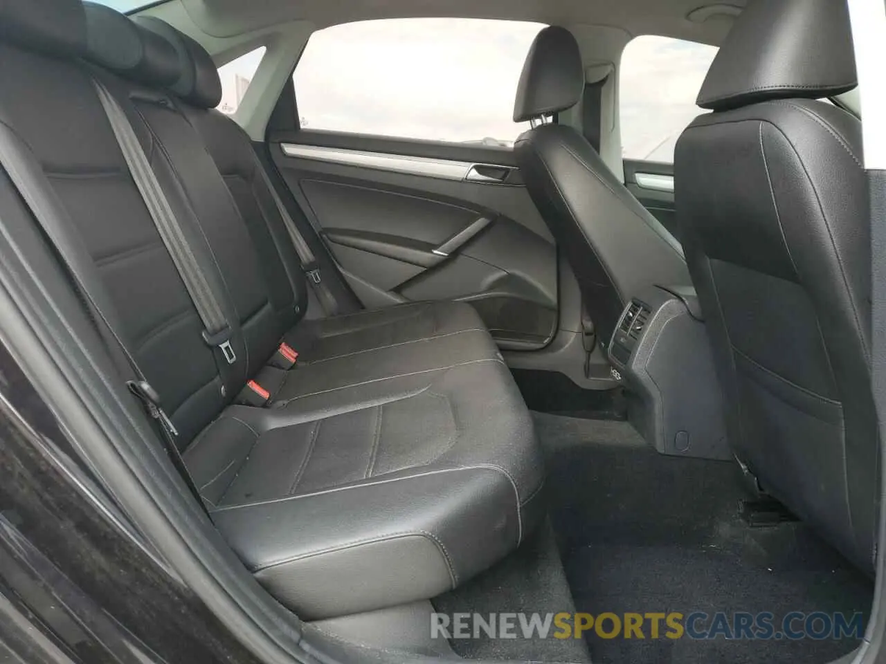10 Фотография поврежденного автомобиля 1VWLA7A34KC003137 VOLKSWAGEN PASSAT 2019