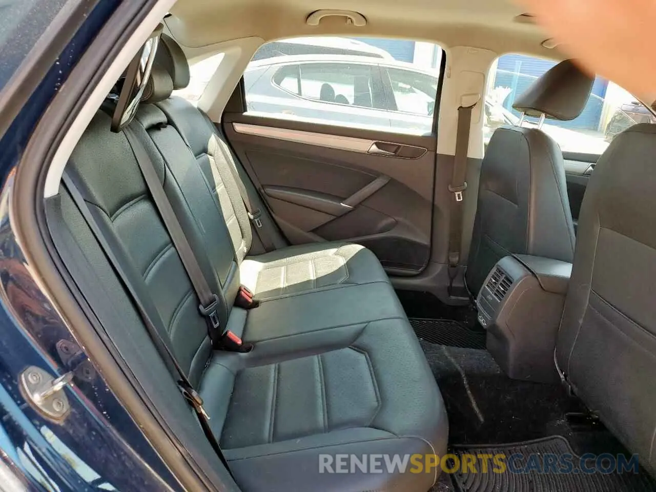 10 Photograph of a damaged car 1VWLA7A35KC003020 VOLKSWAGEN PASSAT 2019