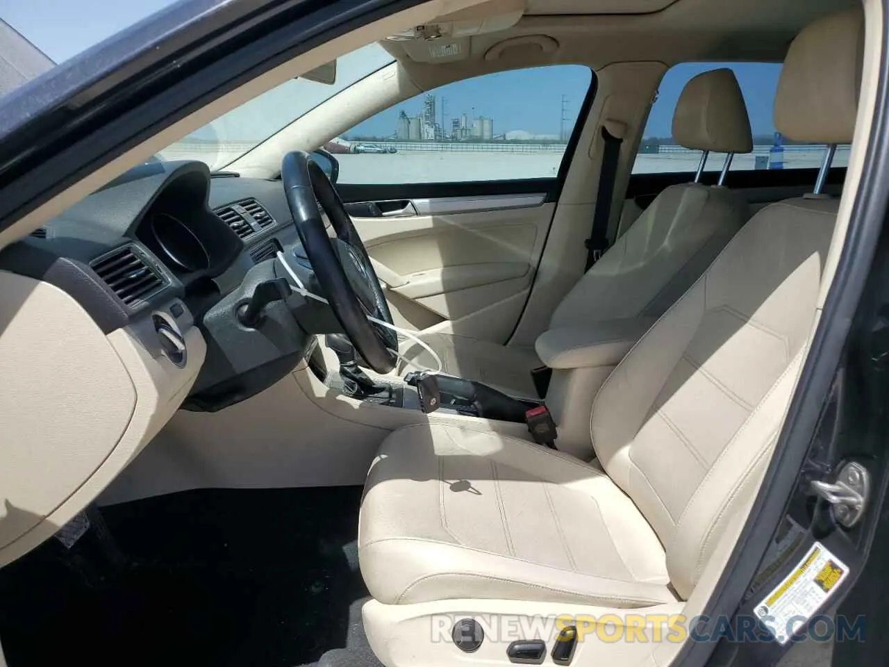 7 Photograph of a damaged car 1VWLA7A35KC010081 VOLKSWAGEN PASSAT 2019