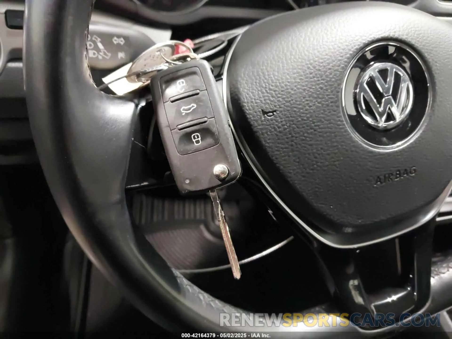 11 Photograph of a damaged car 1VWLA7A36KC004077 VOLKSWAGEN PASSAT 2019