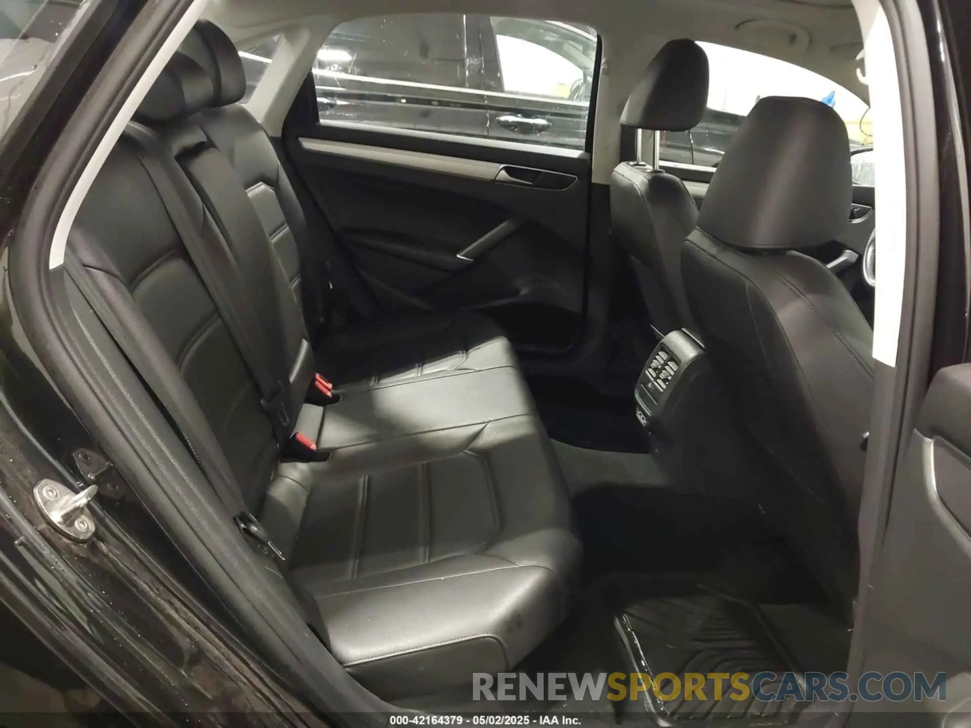 8 Photograph of a damaged car 1VWLA7A36KC004077 VOLKSWAGEN PASSAT 2019