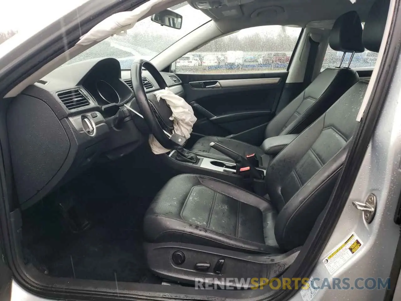 7 Photograph of a damaged car 1VWLA7A36KC005195 VOLKSWAGEN PASSAT 2019
