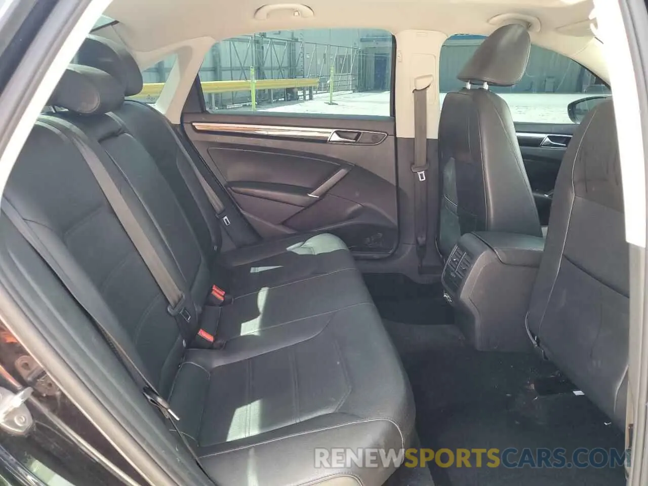 10 Photograph of a damaged car 1VWMA7A31KC001737 VOLKSWAGEN PASSAT 2019