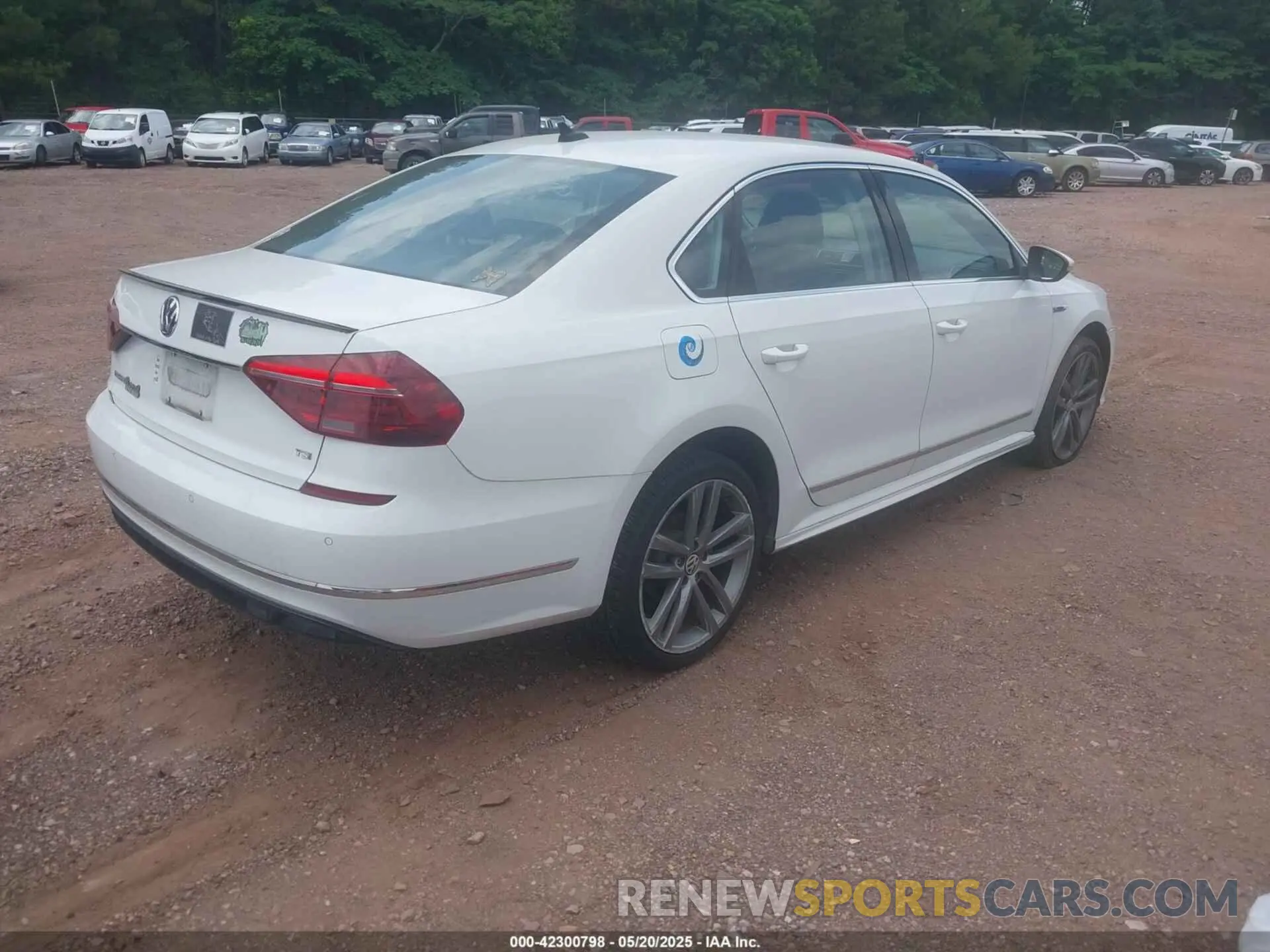 4 Photograph of a damaged car 1VWMA7A33KC003098 VOLKSWAGEN PASSAT 2019