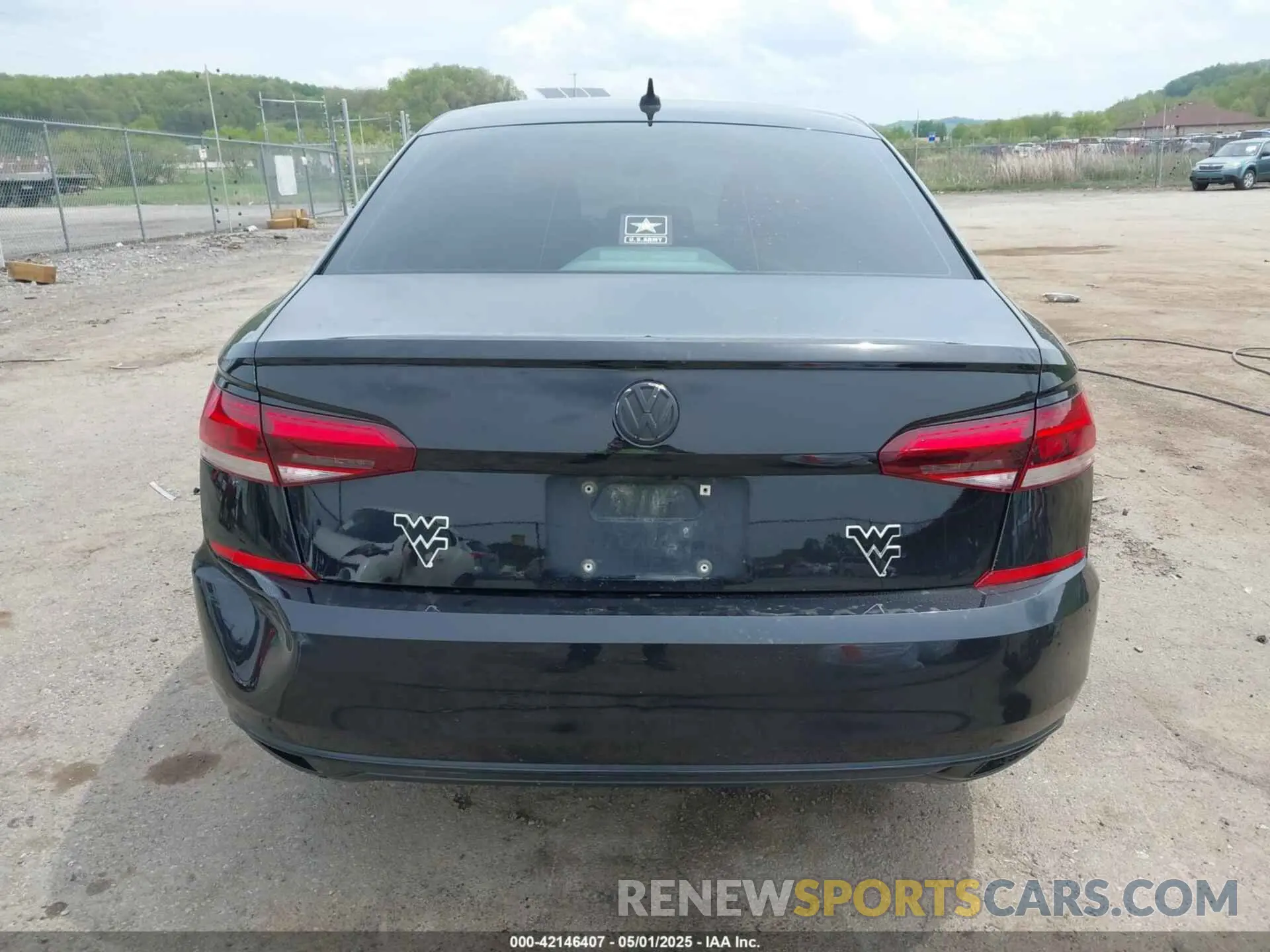 17 Фотография поврежденного автомобиля 1VWAA7A37LC017431 VOLKSWAGEN PASSAT 2020