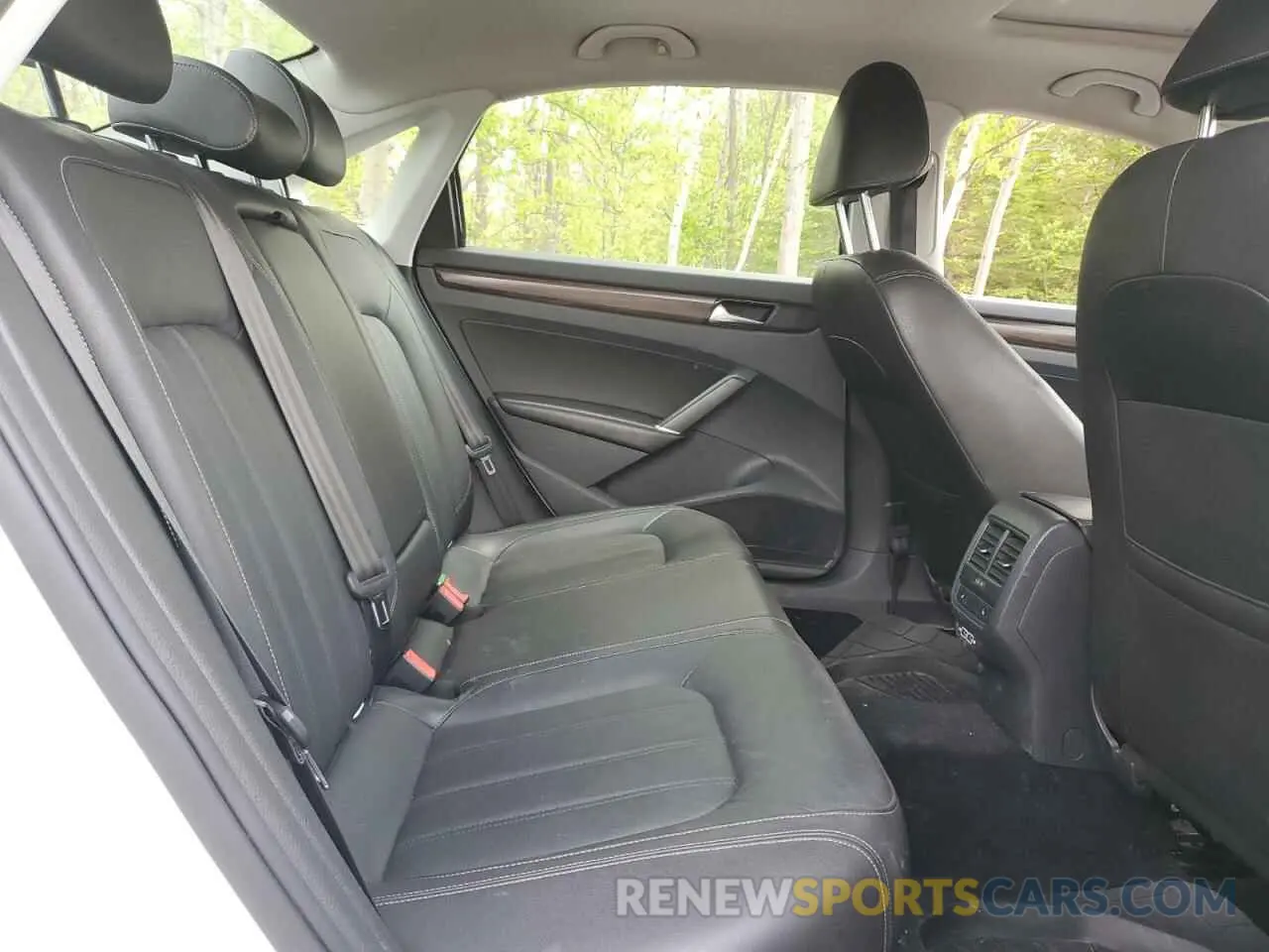 10 Фотография поврежденного автомобиля 1VWEA7A32LC004720 VOLKSWAGEN PASSAT 2020