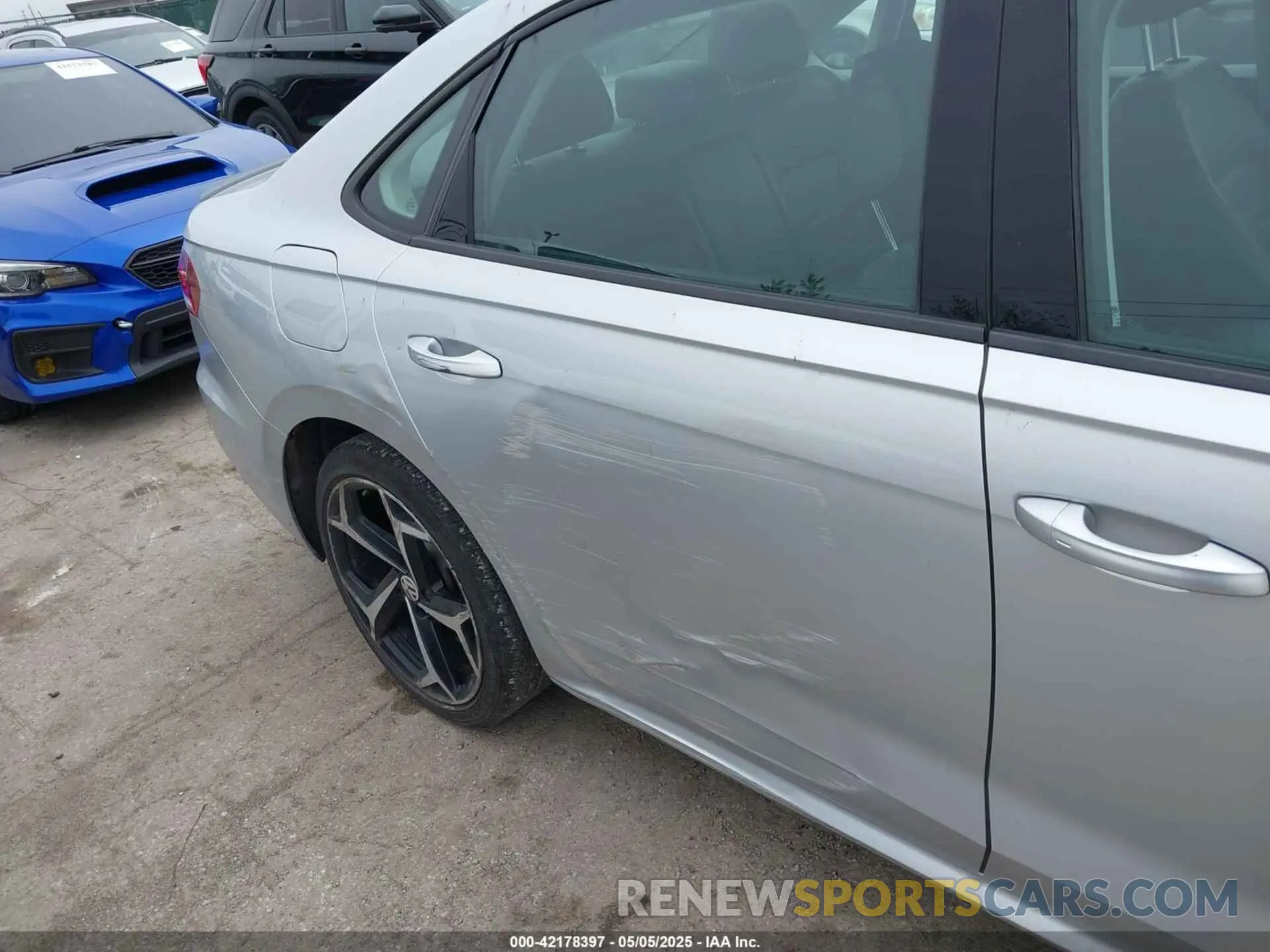 17 Photograph of a damaged car 1VWMA7A32LC021805 VOLKSWAGEN PASSAT 2020