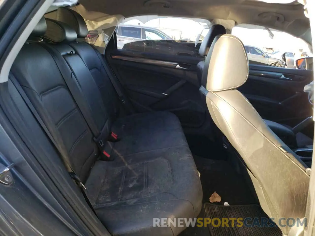 10 Photograph of a damaged car 1VWMA7A38LC008489 VOLKSWAGEN PASSAT 2020