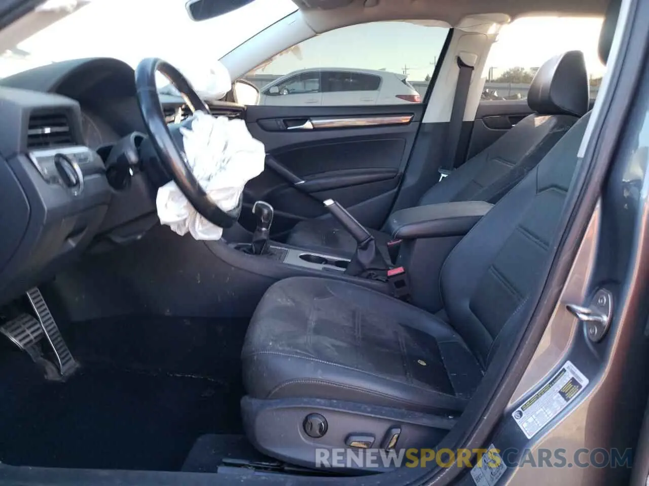 7 Photograph of a damaged car 1VWMA7A38LC008489 VOLKSWAGEN PASSAT 2020