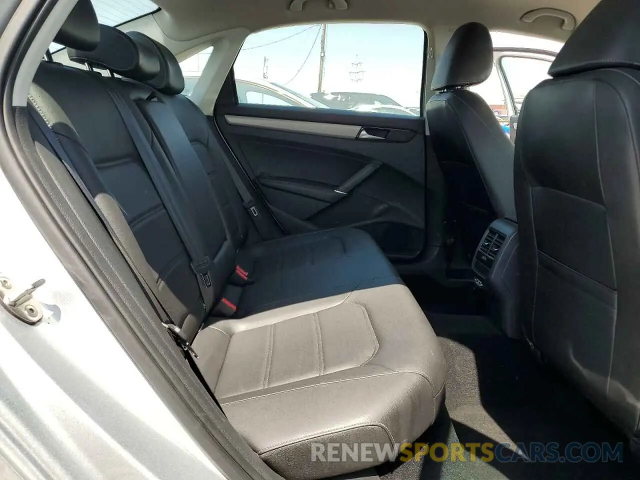 10 Фотография поврежденного автомобиля 1VWSA7A30LC007957 VOLKSWAGEN PASSAT 2020