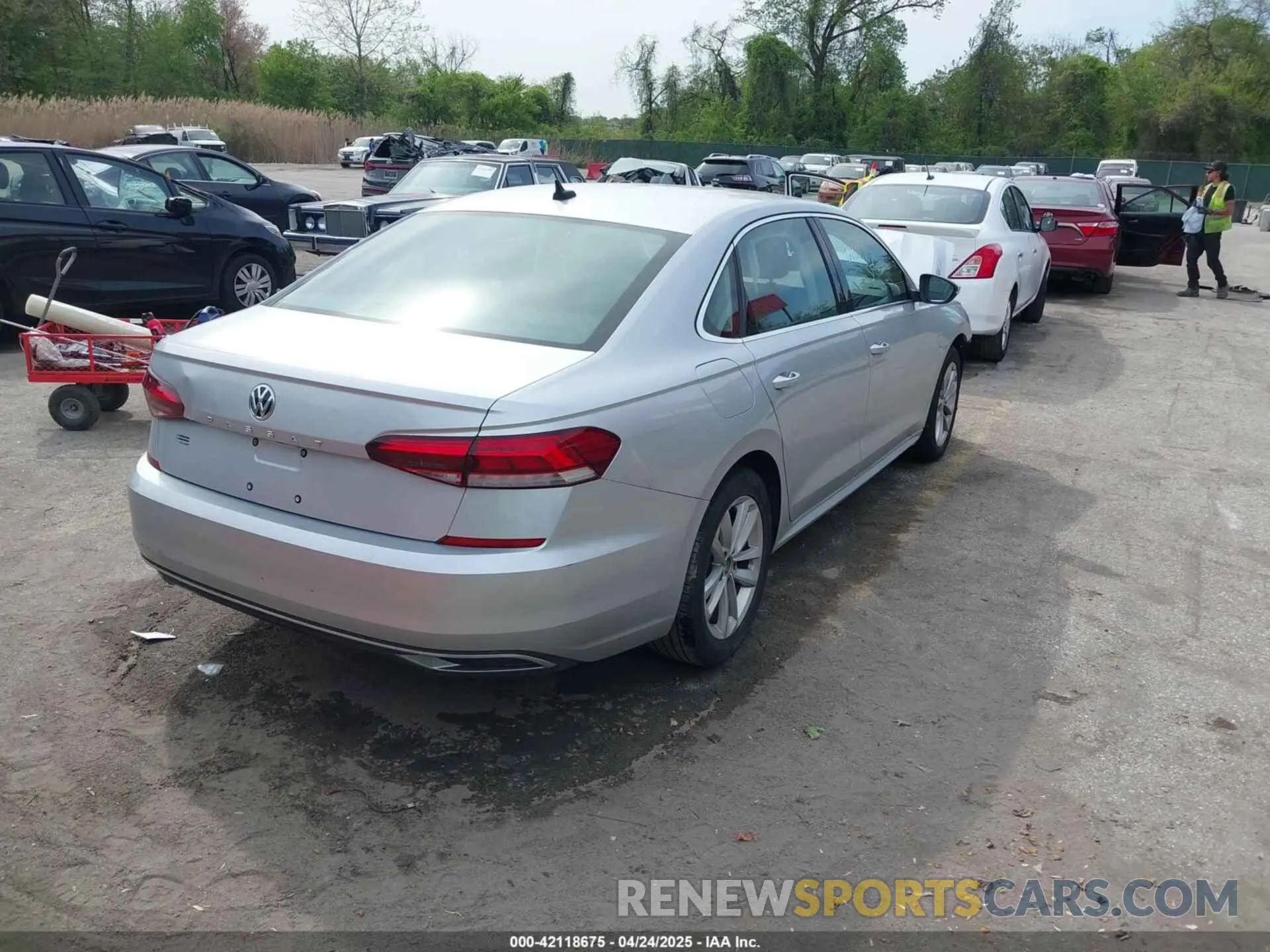 4 Фотография поврежденного автомобиля 1VWSA7A31LC027280 VOLKSWAGEN PASSAT 2020
