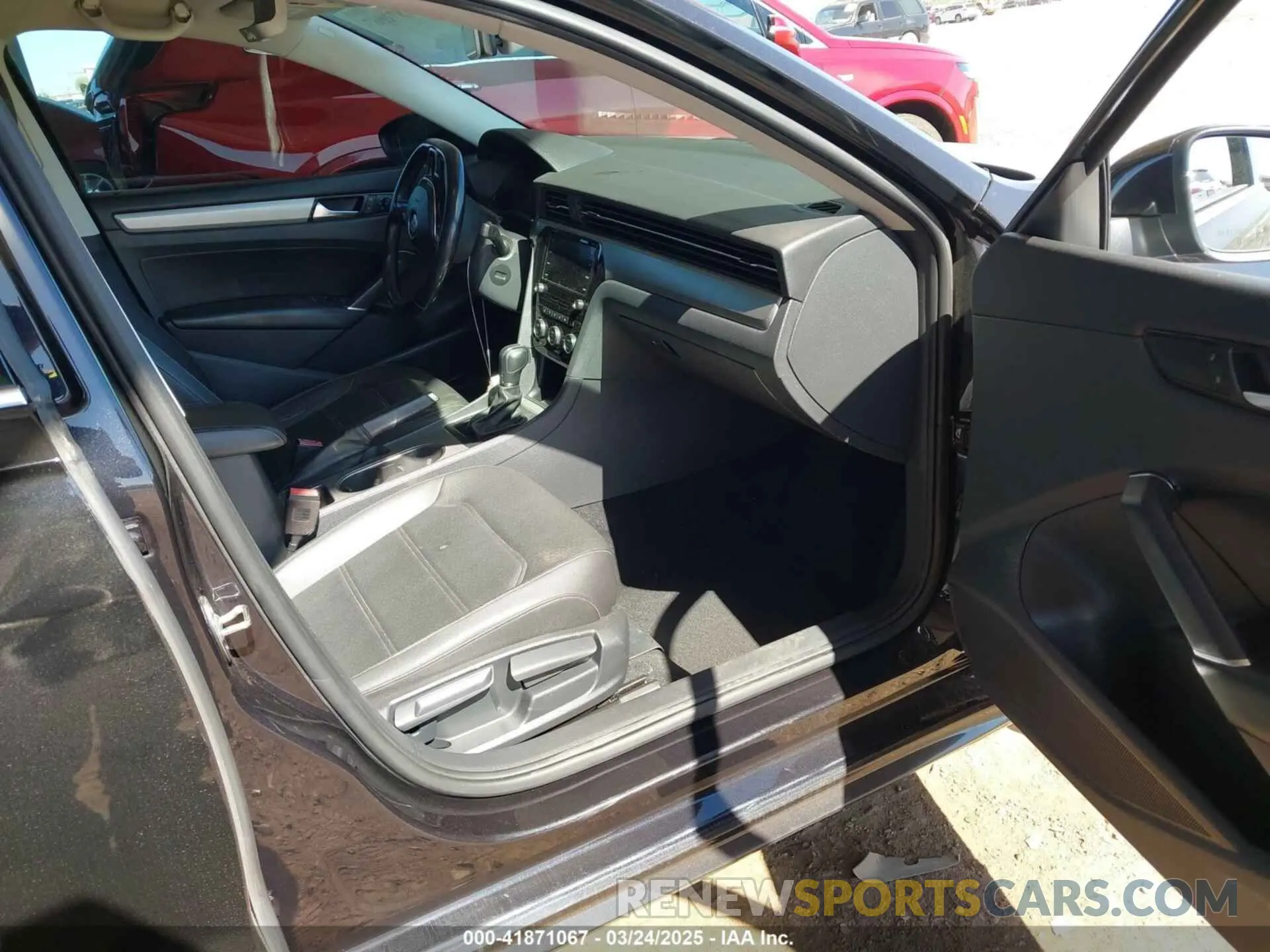 5 Photograph of a damaged car 1VWSA7A33LC006155 VOLKSWAGEN PASSAT 2020