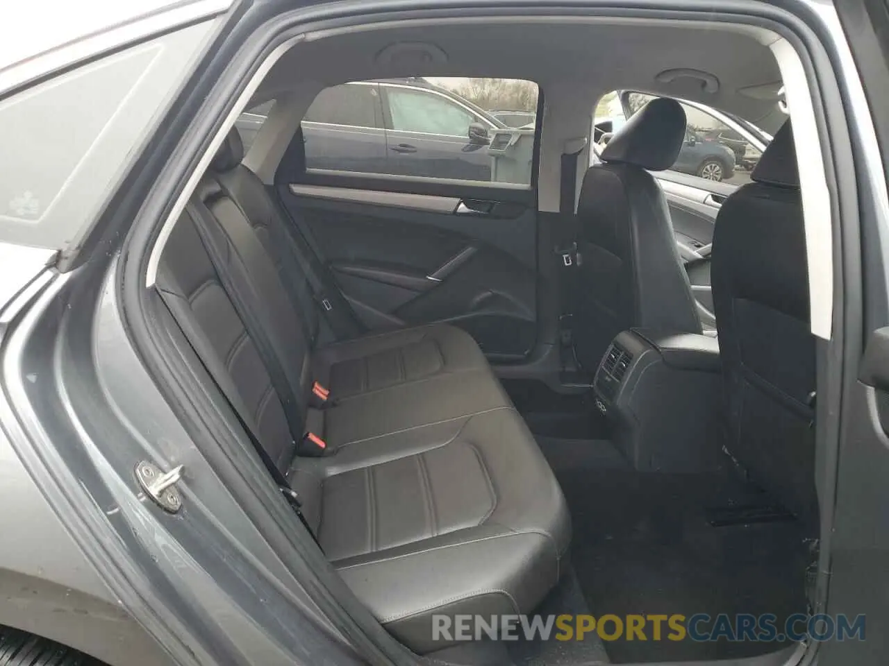 10 Photograph of a damaged car 1VWSA7A34LC016242 VOLKSWAGEN PASSAT 2020