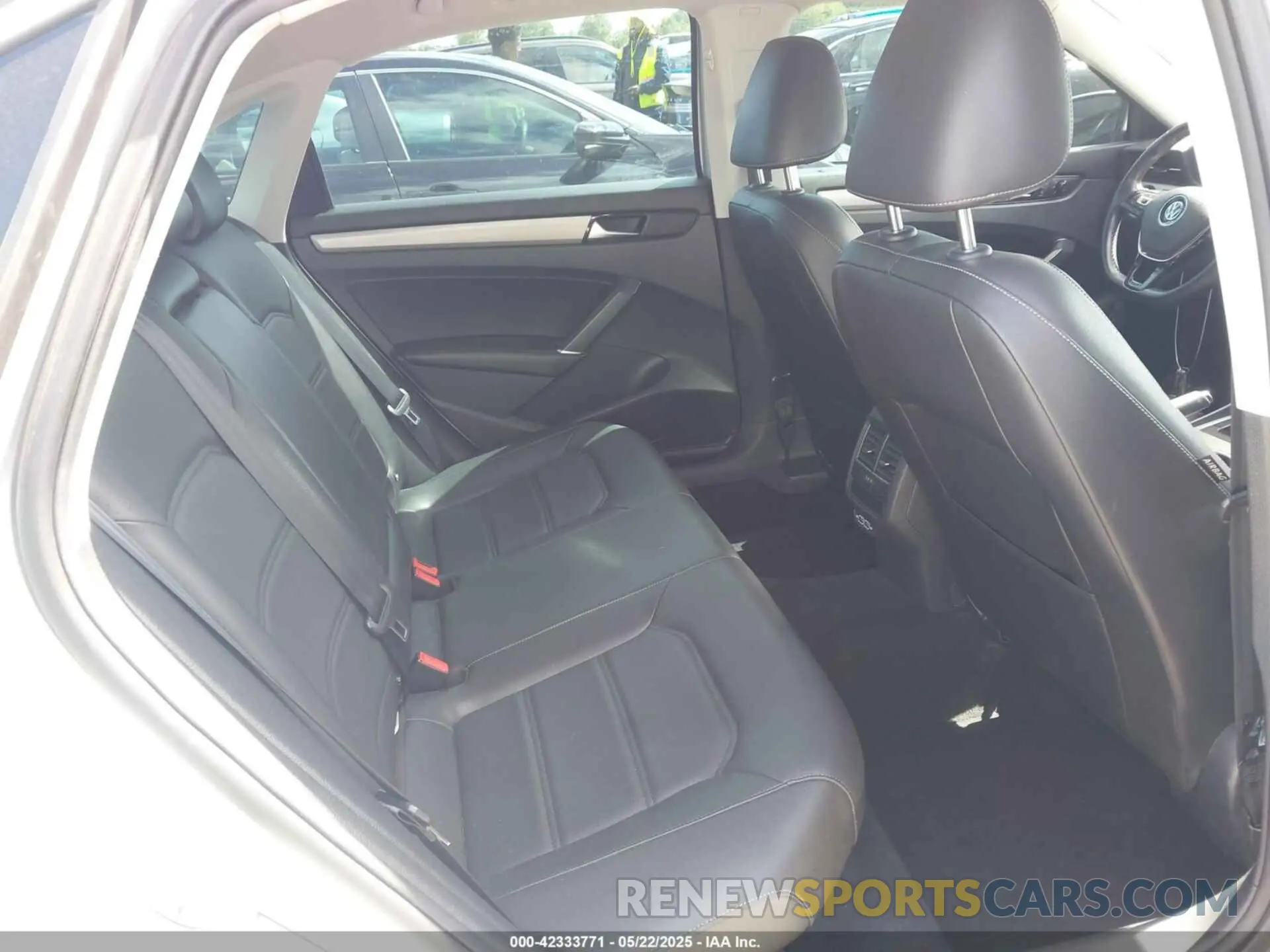 8 Photograph of a damaged car 1VWSA7A35LC010546 VOLKSWAGEN PASSAT 2020