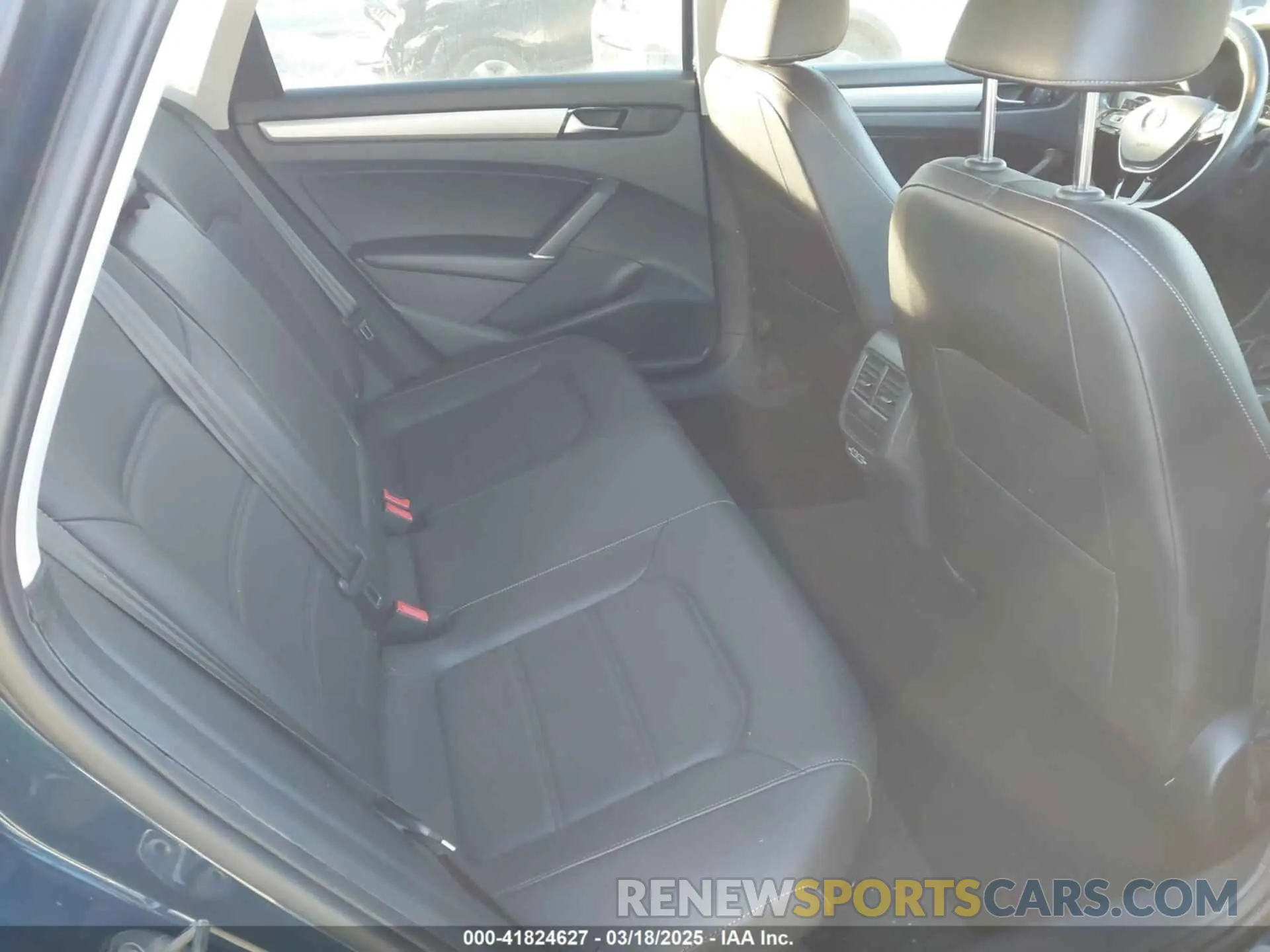 8 Фотография поврежденного автомобиля 1VWSA7A37LC009737 VOLKSWAGEN PASSAT 2020