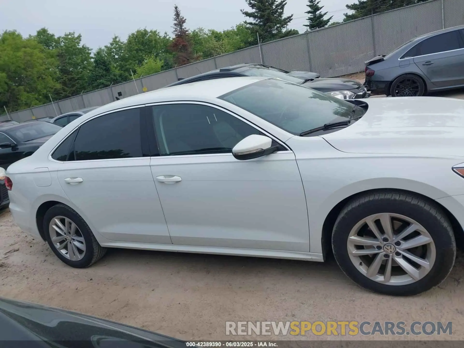 13 Фотография поврежденного автомобиля 1VWSA7A37LC024206 VOLKSWAGEN PASSAT 2020