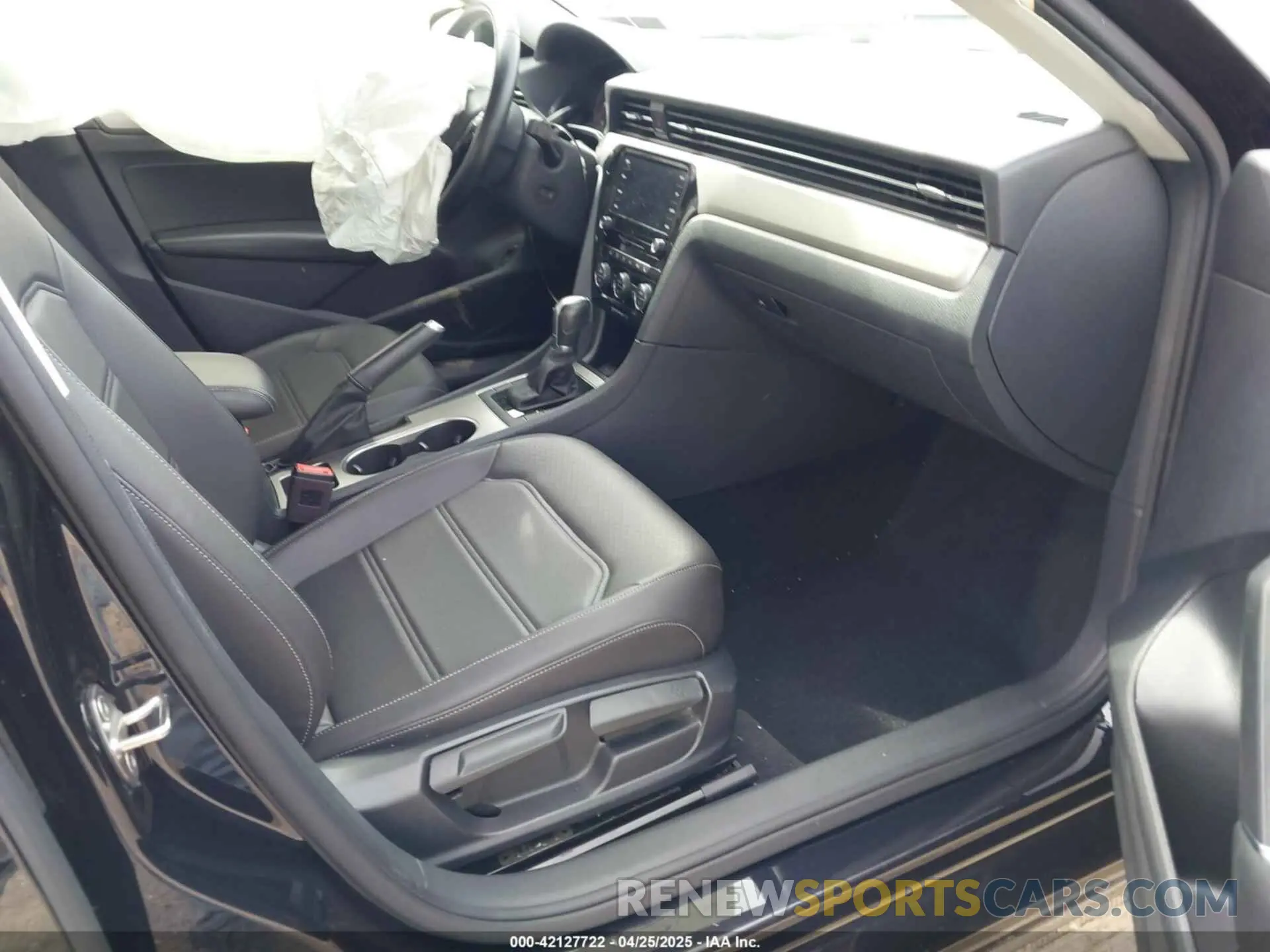 5 Фотография поврежденного автомобиля 1VWWA7A30LC013193 VOLKSWAGEN PASSAT 2020