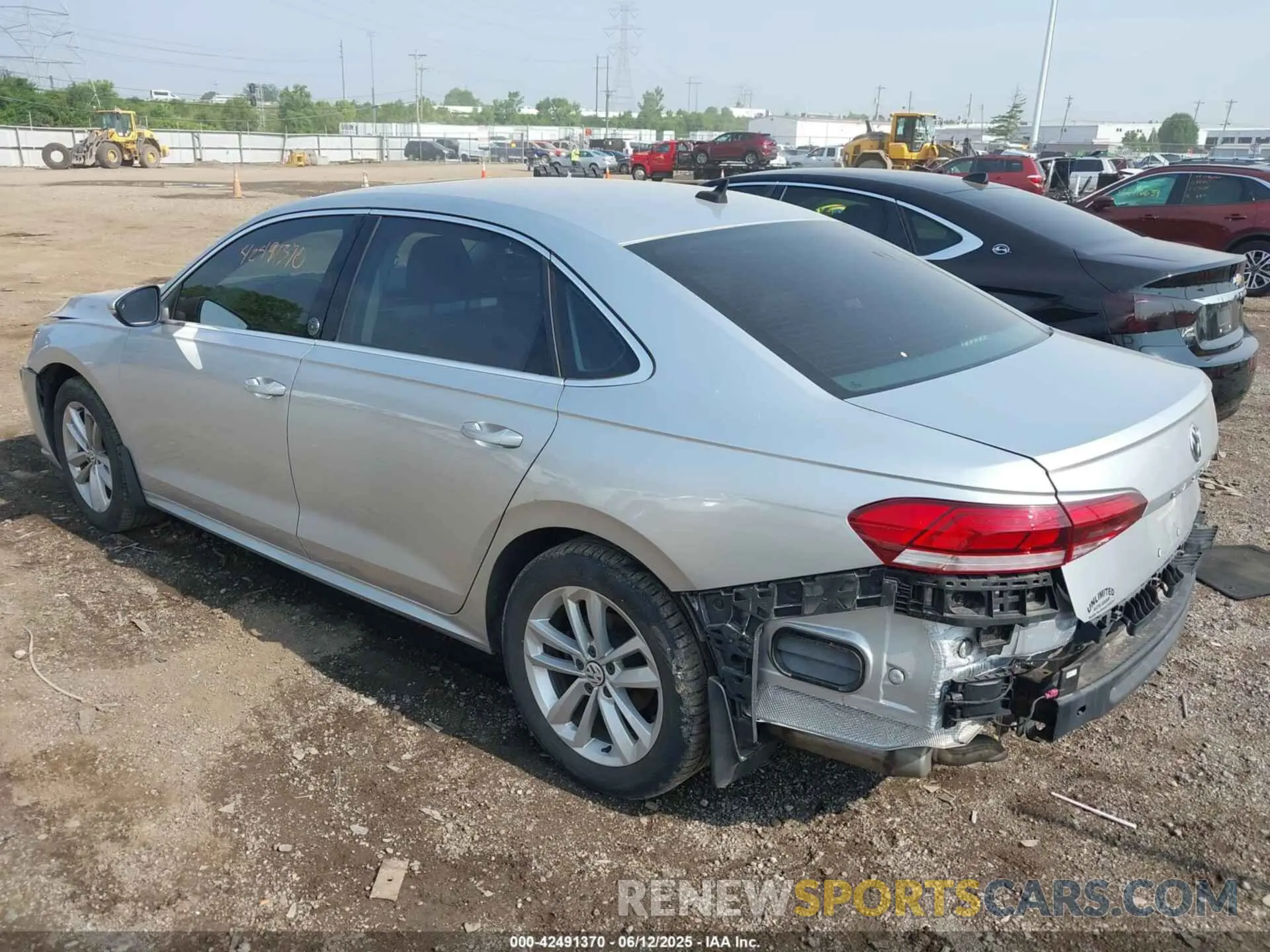 3 Фотография поврежденного автомобиля 1VWWA7A32LC012403 VOLKSWAGEN PASSAT 2020