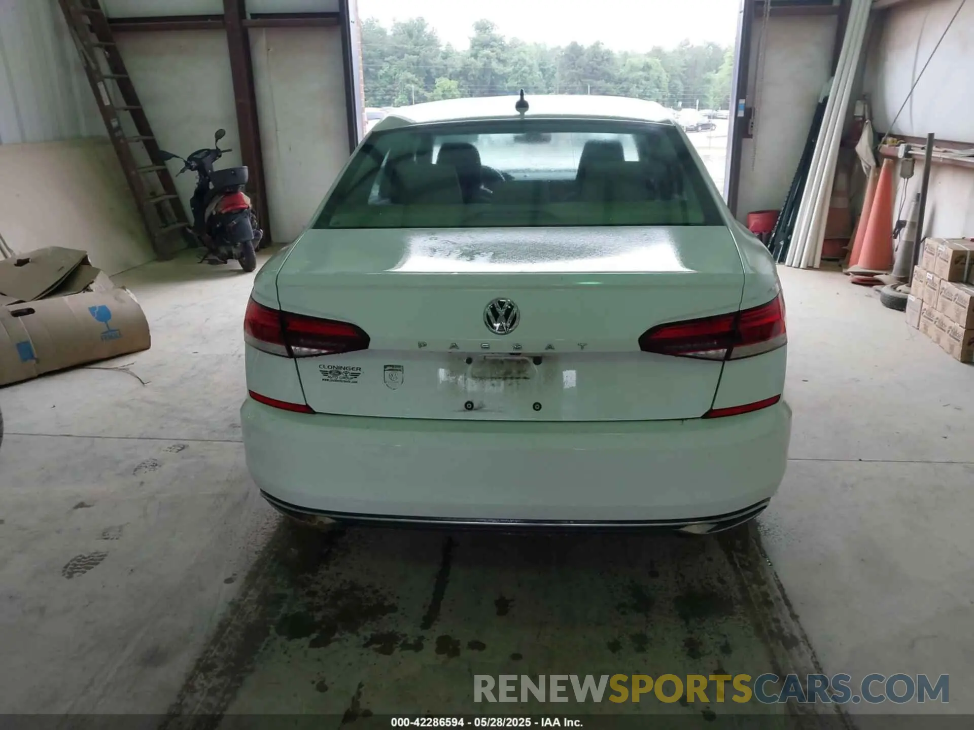16 Photograph of a damaged car 1VWWA7A35LC004103 VOLKSWAGEN PASSAT 2020