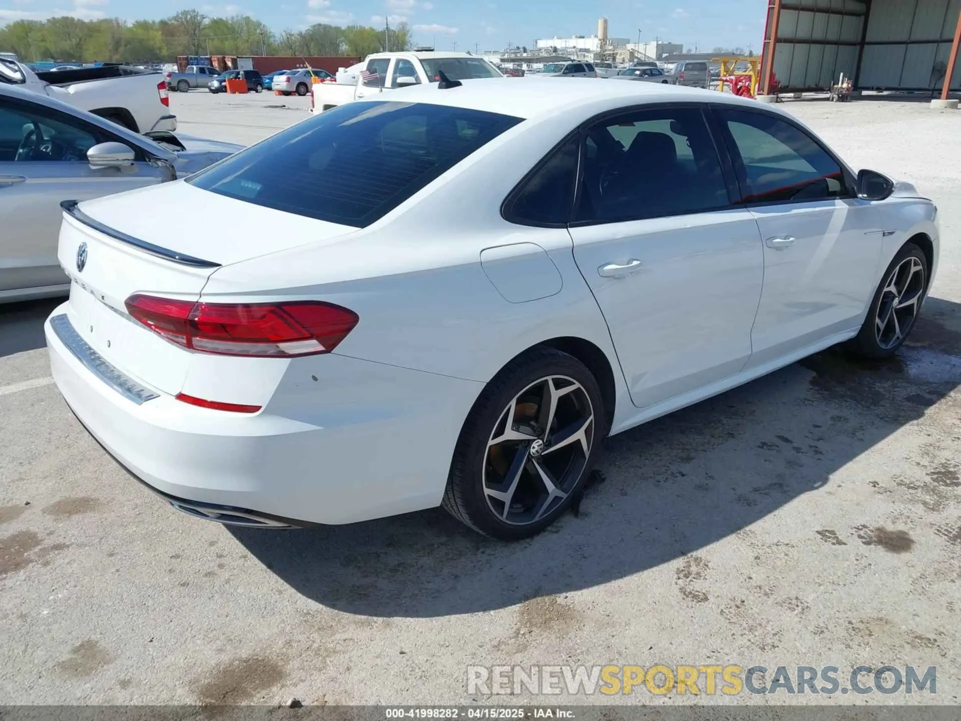 4 Фотография поврежденного автомобиля 1VWMA7A37MC009456 VOLKSWAGEN PASSAT 2021