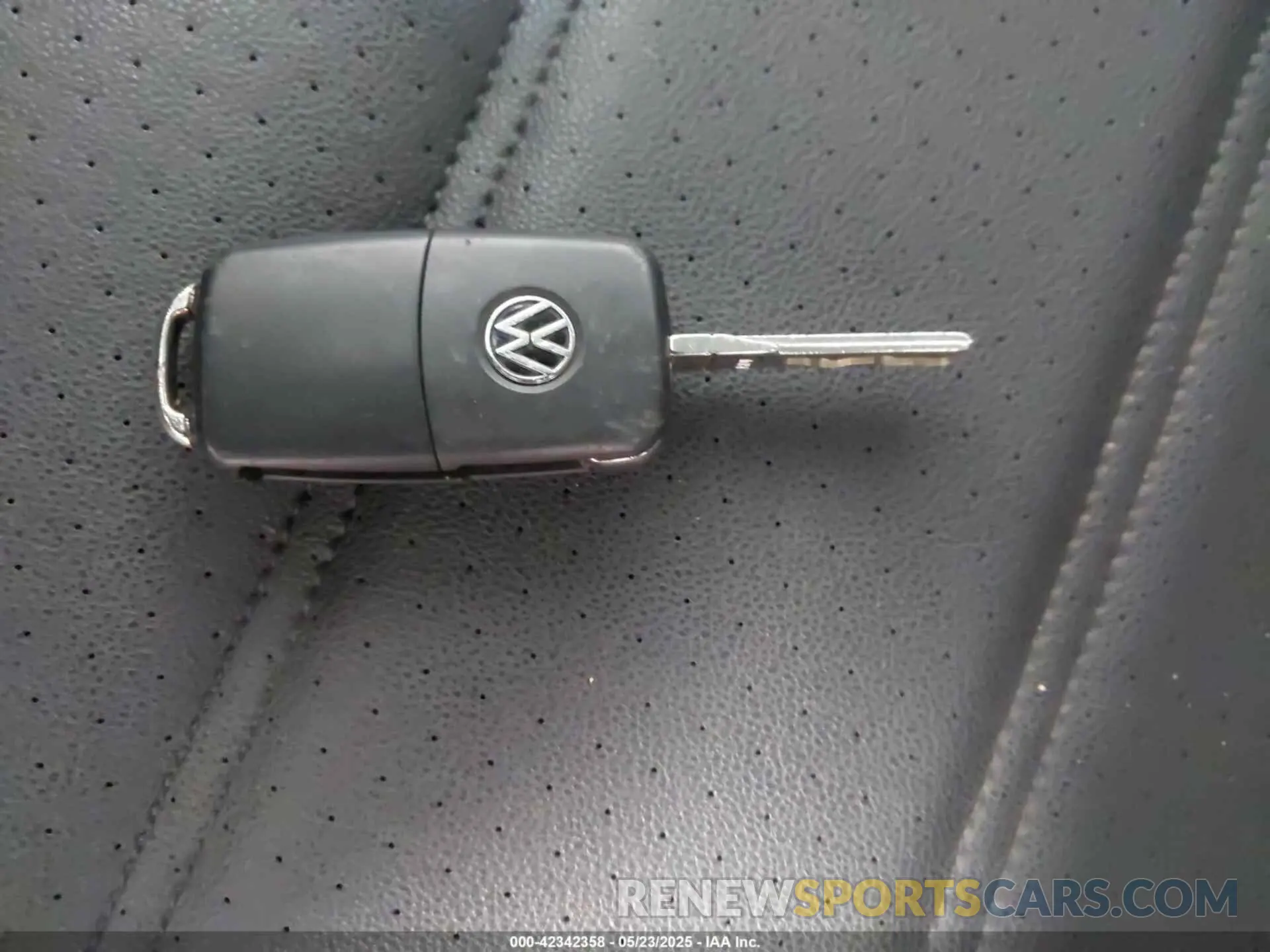 11 Photograph of a damaged car 1VWSA7A30MC014179 VOLKSWAGEN PASSAT 2021