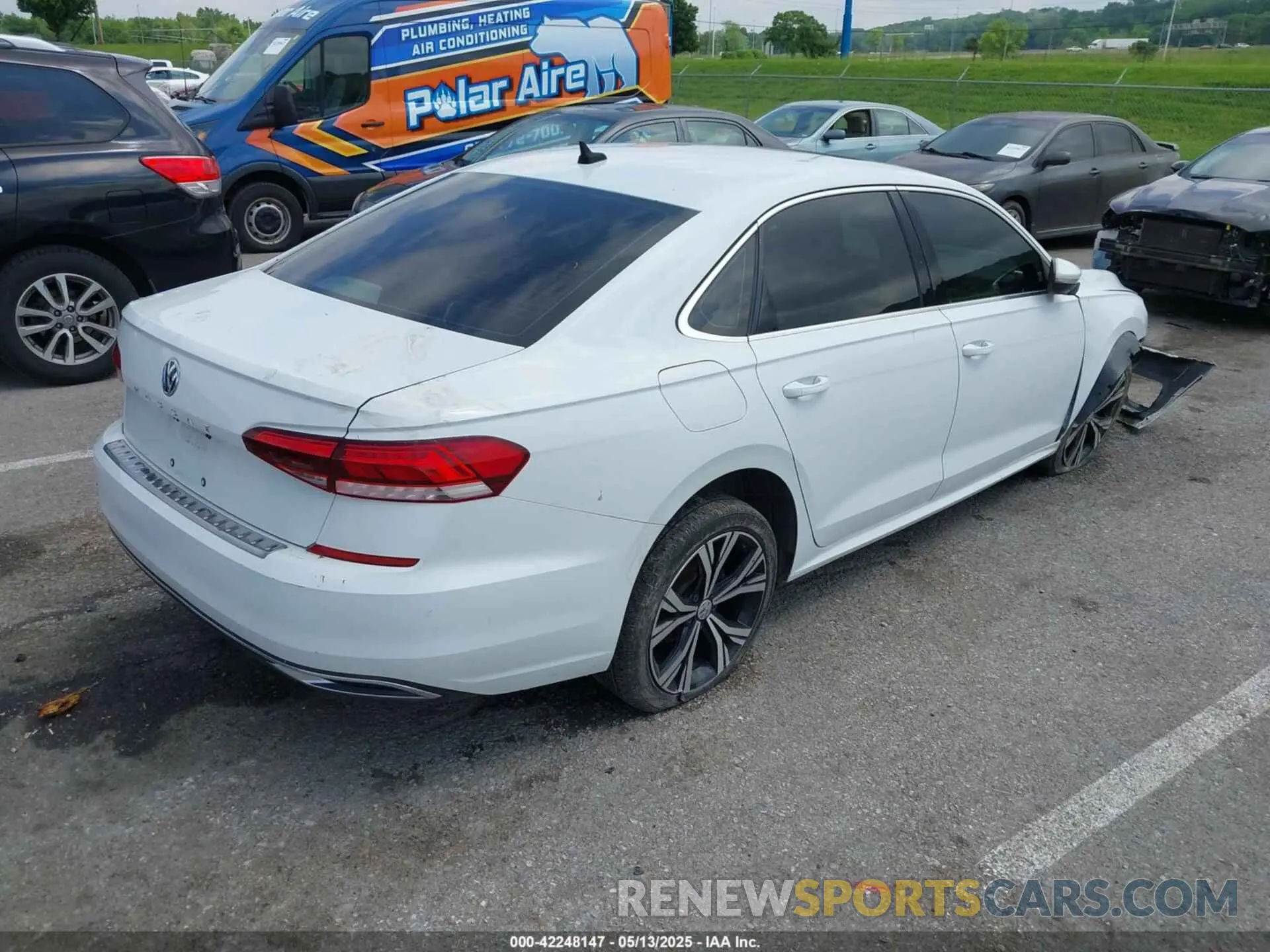 4 Photograph of a damaged car 1VWSA7A34MC000933 VOLKSWAGEN PASSAT 2021