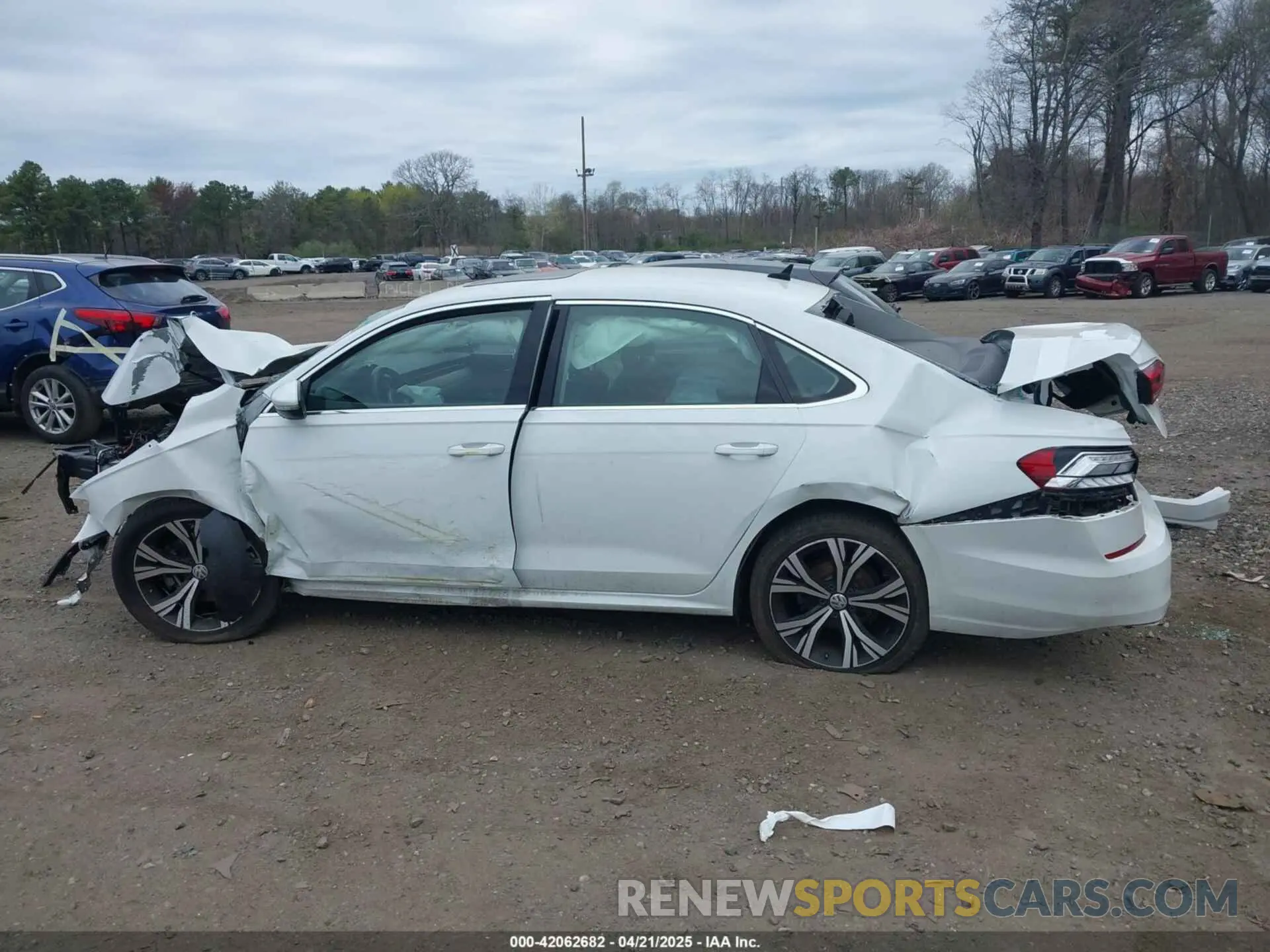 14 Photograph of a damaged car 1VWSA7A38MC002586 VOLKSWAGEN PASSAT 2021