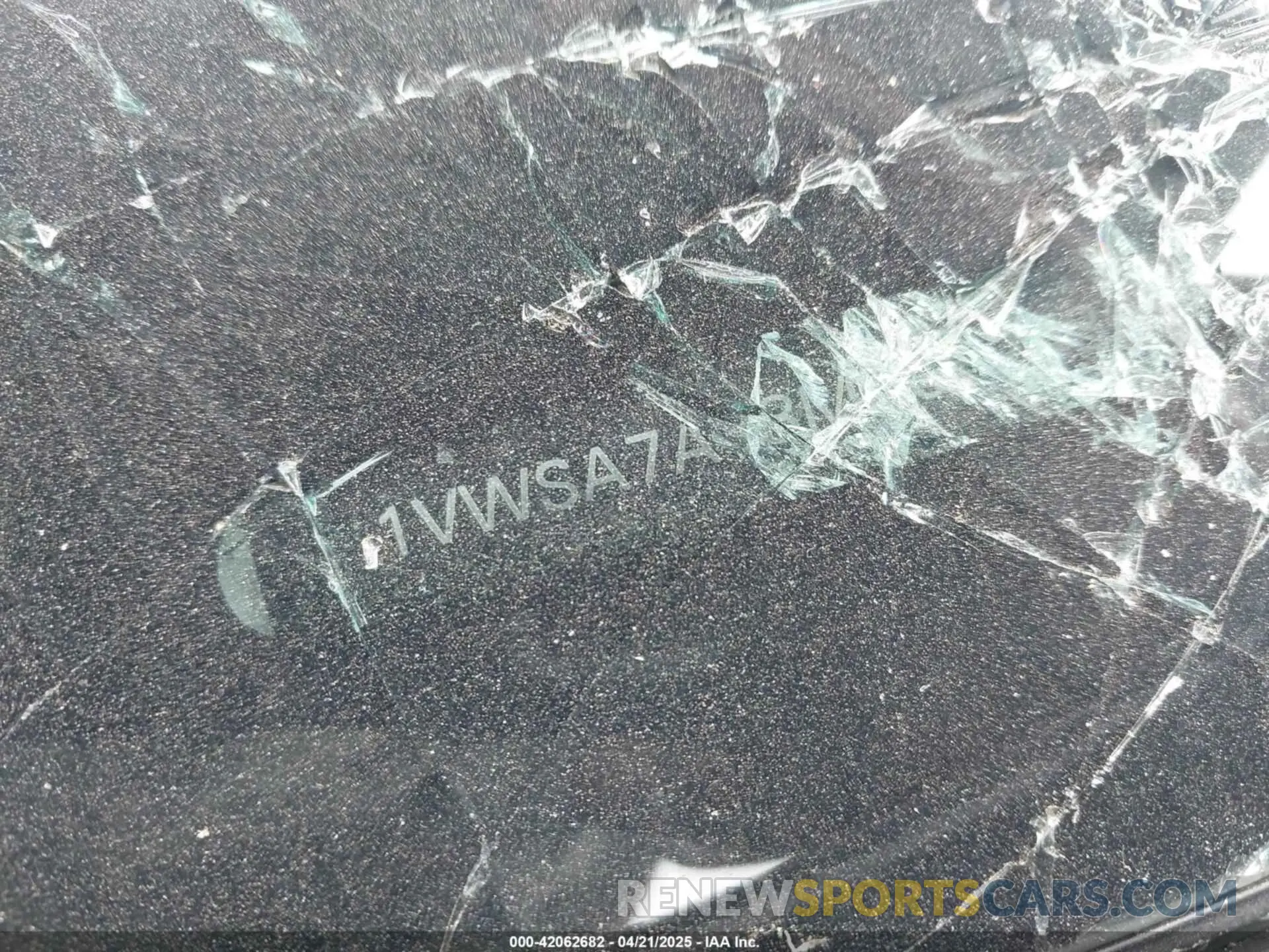 17 Photograph of a damaged car 1VWSA7A38MC002586 VOLKSWAGEN PASSAT 2021
