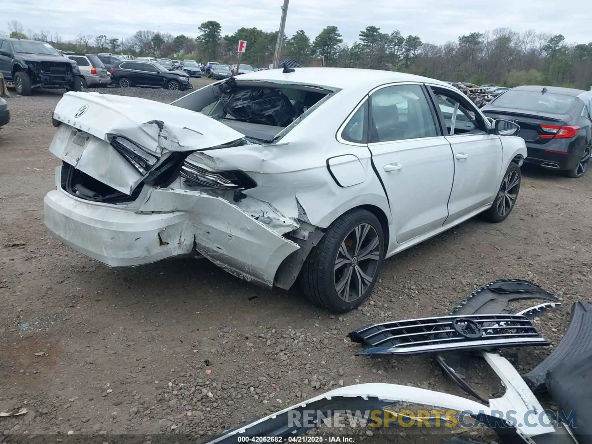 4 Photograph of a damaged car 1VWSA7A38MC002586 VOLKSWAGEN PASSAT 2021