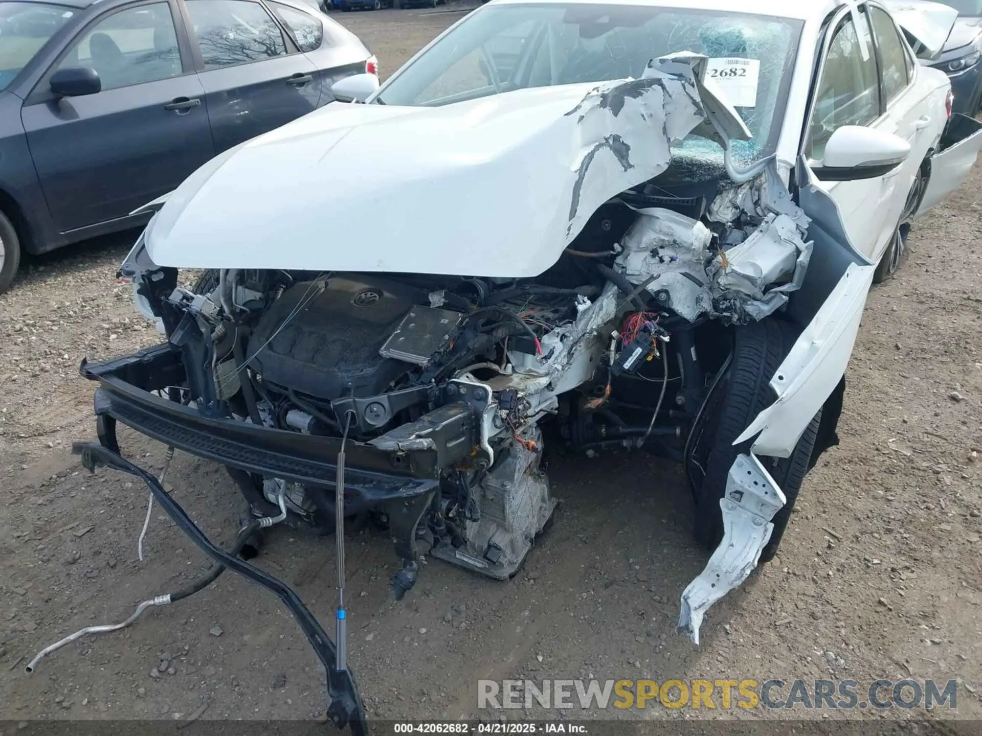 6 Photograph of a damaged car 1VWSA7A38MC002586 VOLKSWAGEN PASSAT 2021