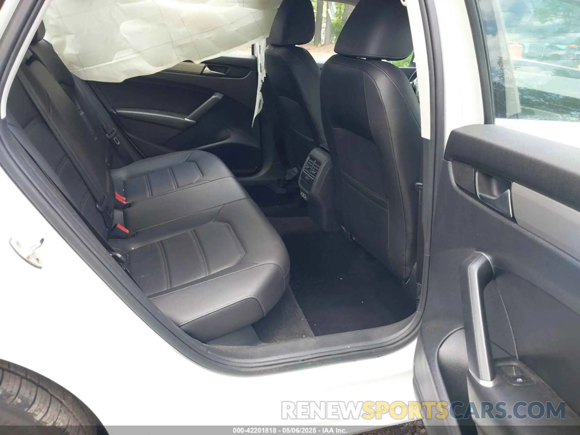 8 Фотография поврежденного автомобиля 1VWSA7A38MC014396 VOLKSWAGEN PASSAT 2021