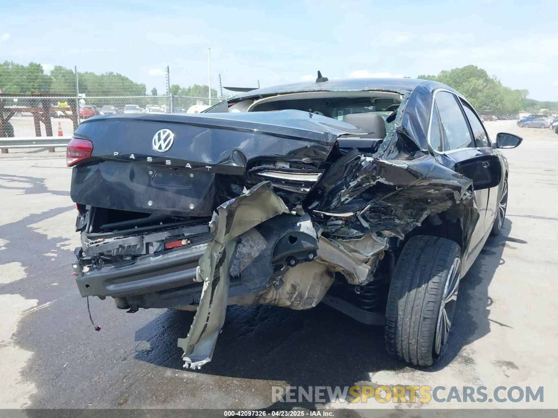17 Photograph of a damaged car 1VWSA7A39MC002421 VOLKSWAGEN PASSAT 2021