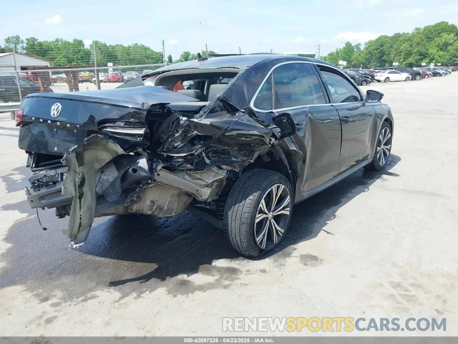 4 Photograph of a damaged car 1VWSA7A39MC002421 VOLKSWAGEN PASSAT 2021