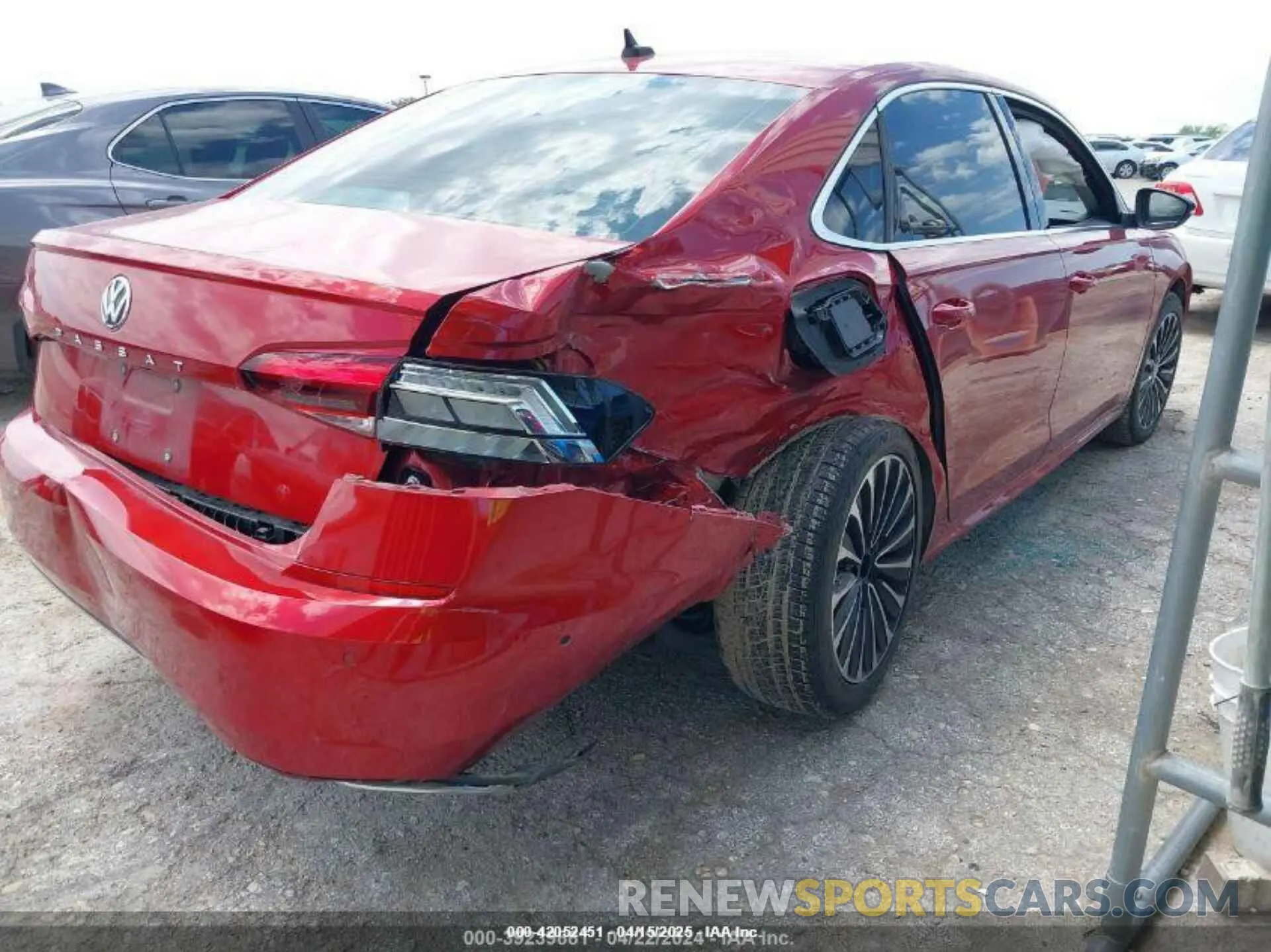 4 Photograph of a damaged car 1VWBA7A30NC010134 VOLKSWAGEN PASSAT 2022