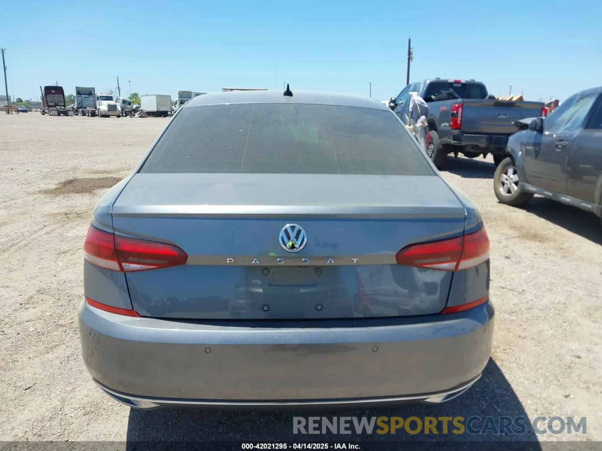17 Photograph of a damaged car 1VWBA7A38NC008468 VOLKSWAGEN PASSAT 2022