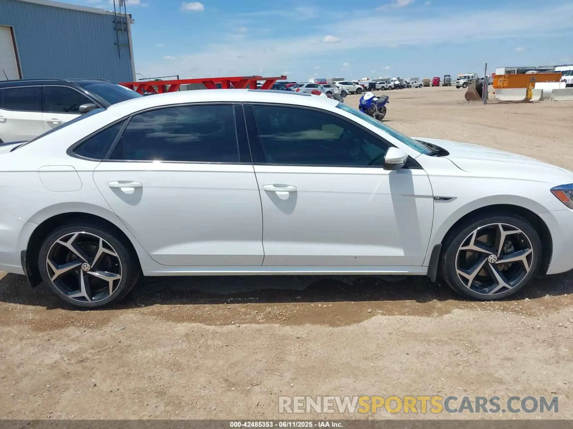 13 Photograph of a damaged car 1VWMA7A36NC007893 VOLKSWAGEN PASSAT 2022