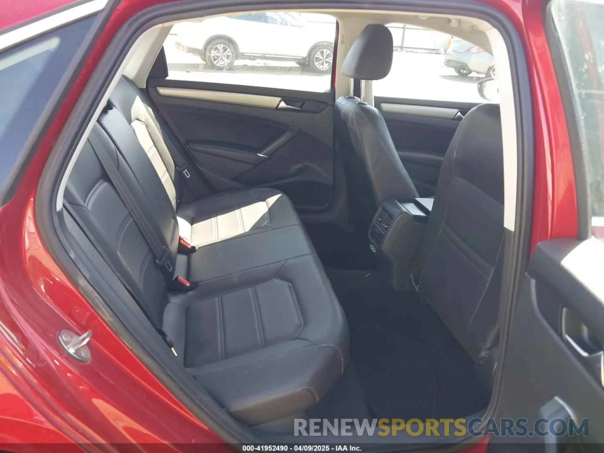 8 Photograph of a damaged car 1VWSA7A30NC002308 VOLKSWAGEN PASSAT 2022