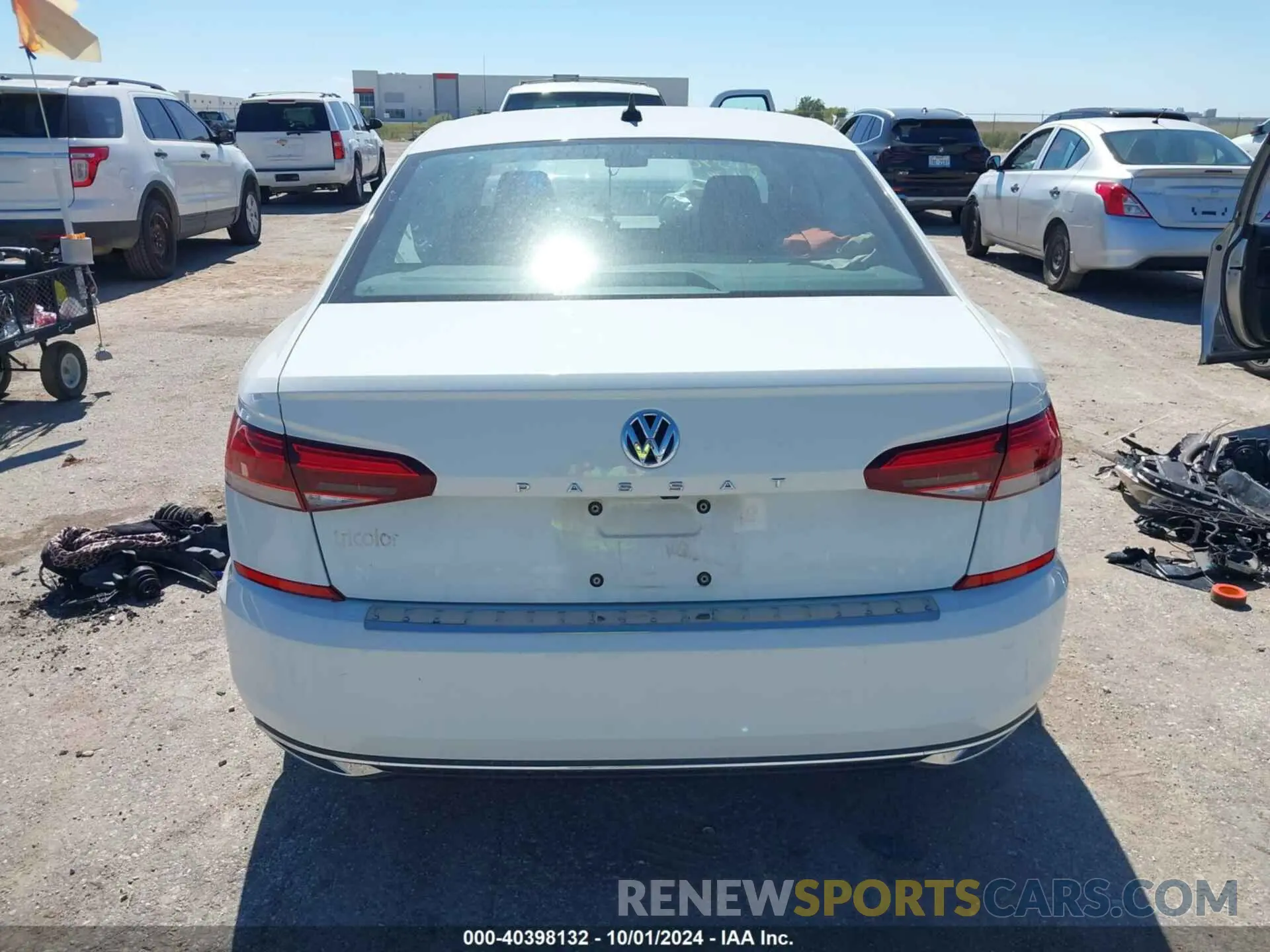 15 Photograph of a damaged car 1VWSA7A30NC007380 VOLKSWAGEN PASSAT 2022