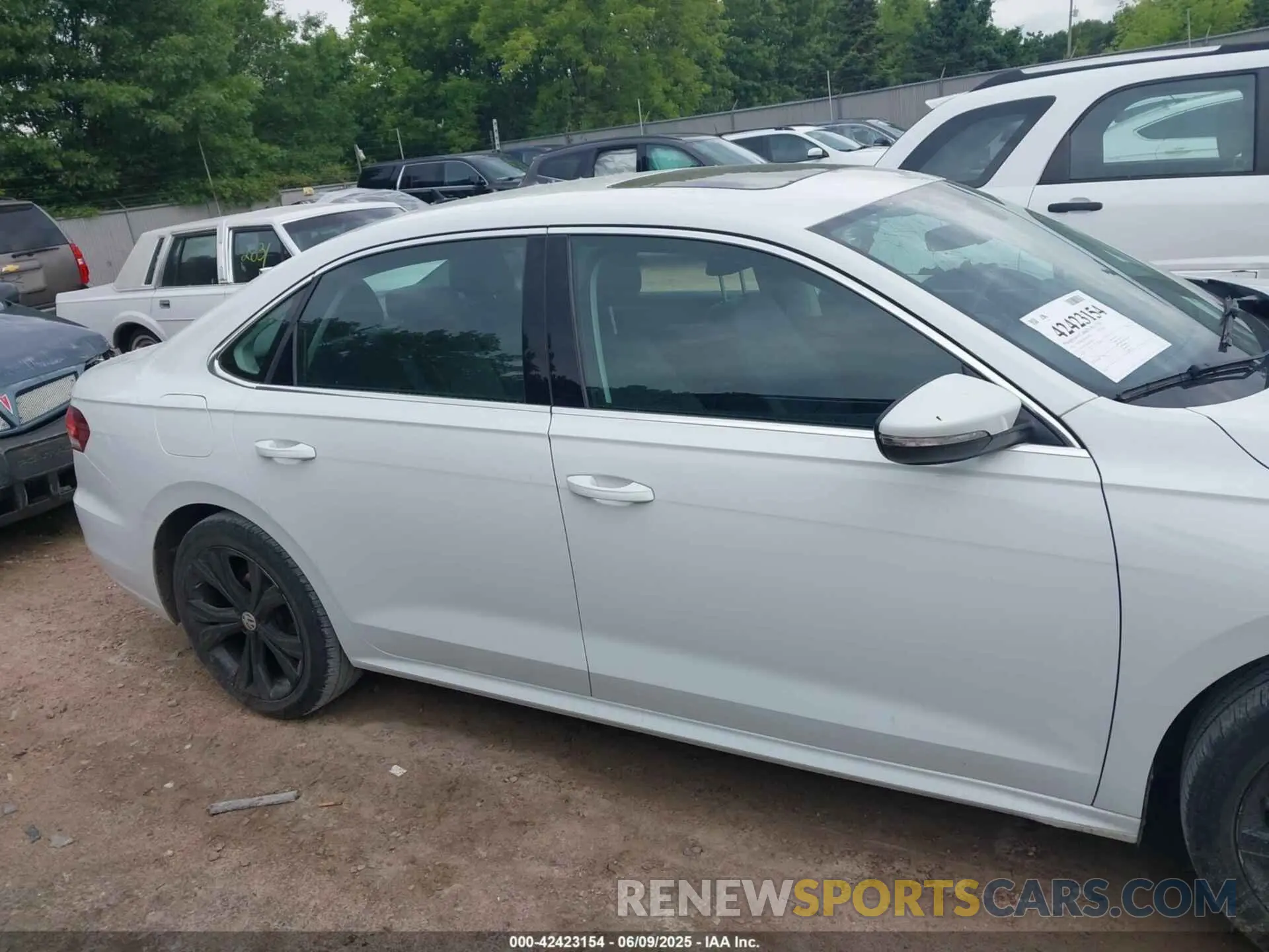 13 Фотография поврежденного автомобиля 1VWSA7A30NC008352 VOLKSWAGEN PASSAT 2022