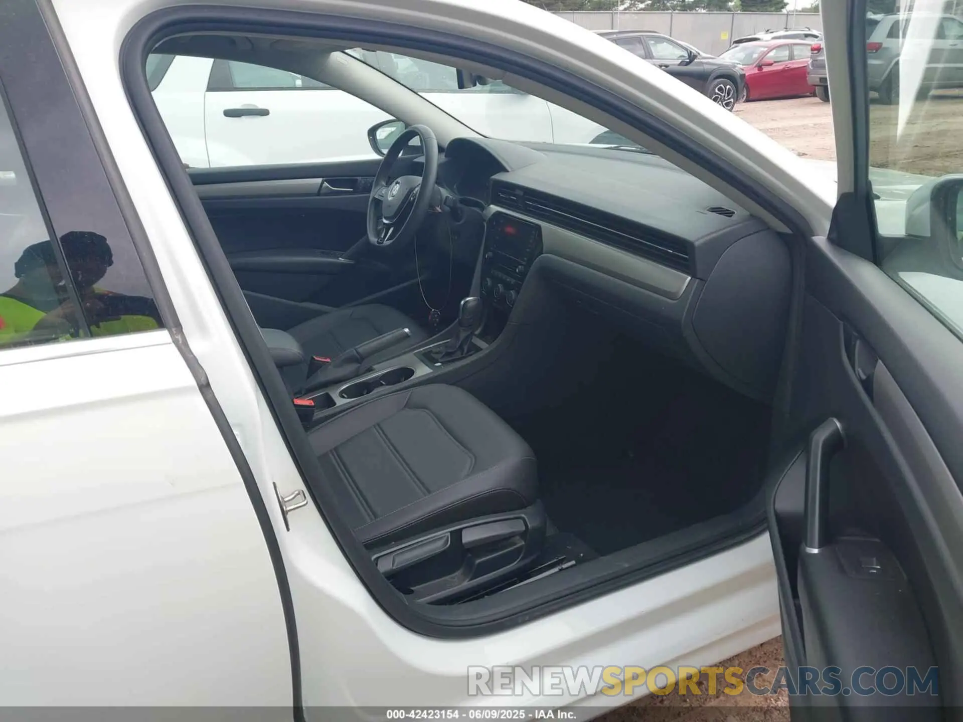 5 Фотография поврежденного автомобиля 1VWSA7A30NC008352 VOLKSWAGEN PASSAT 2022