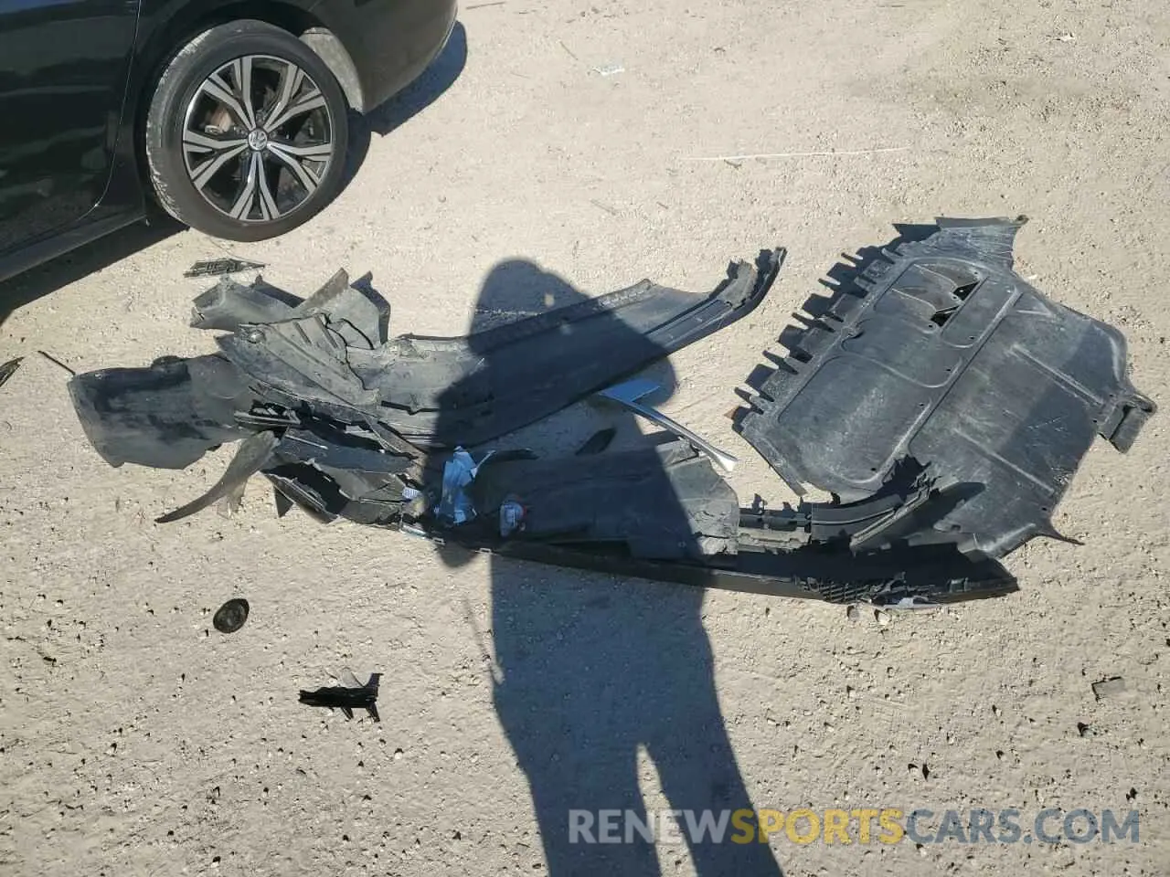 14 Photograph of a damaged car 1VWSA7A31NC008473 VOLKSWAGEN PASSAT 2022