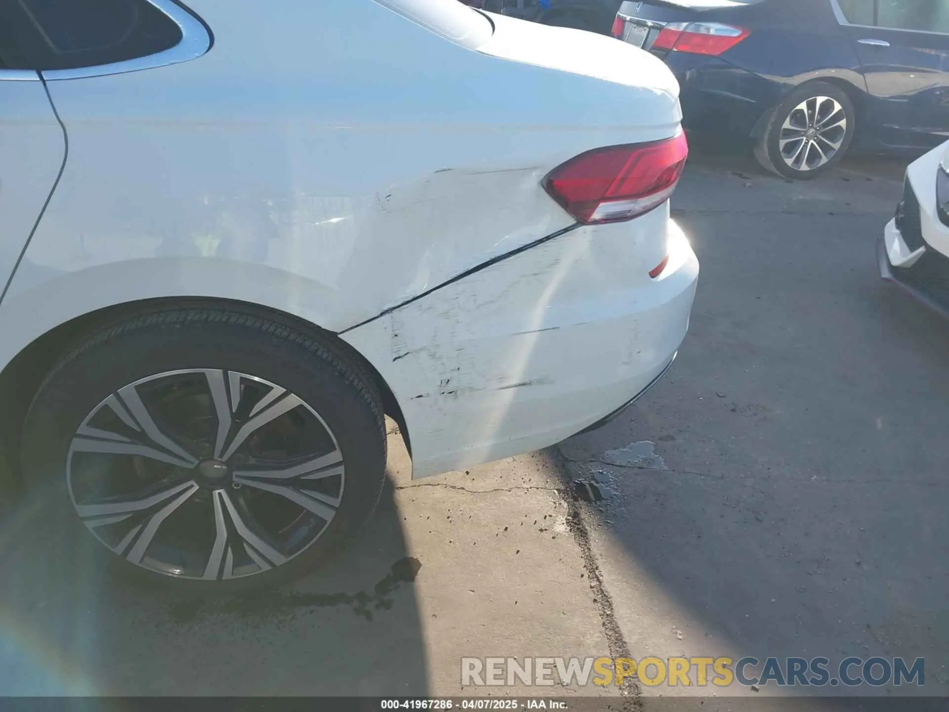 6 Photograph of a damaged car 1VWSA7A32NC005789 VOLKSWAGEN PASSAT 2022