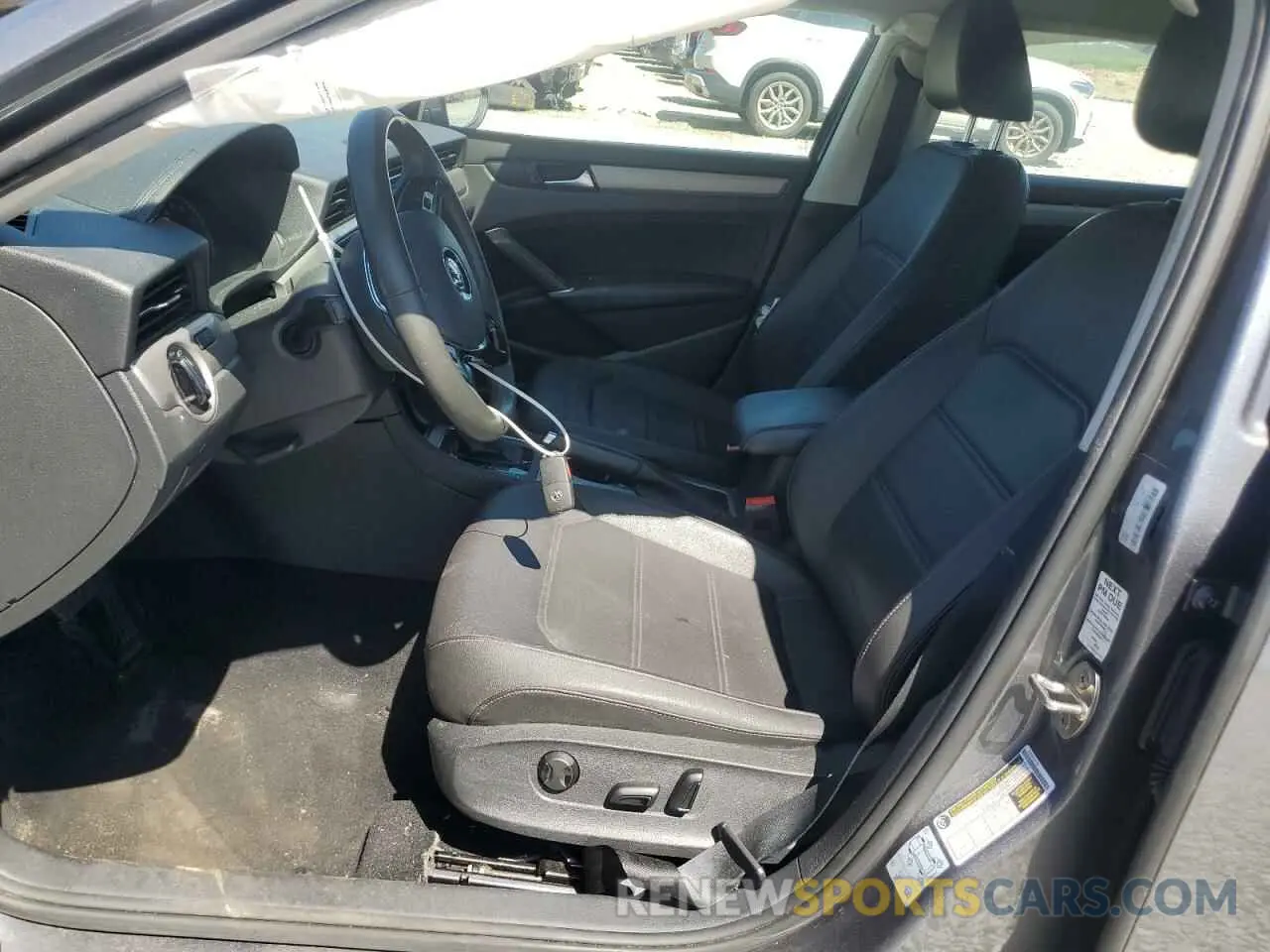 7 Photograph of a damaged car 1VWSA7A32NC007218 VOLKSWAGEN PASSAT 2022