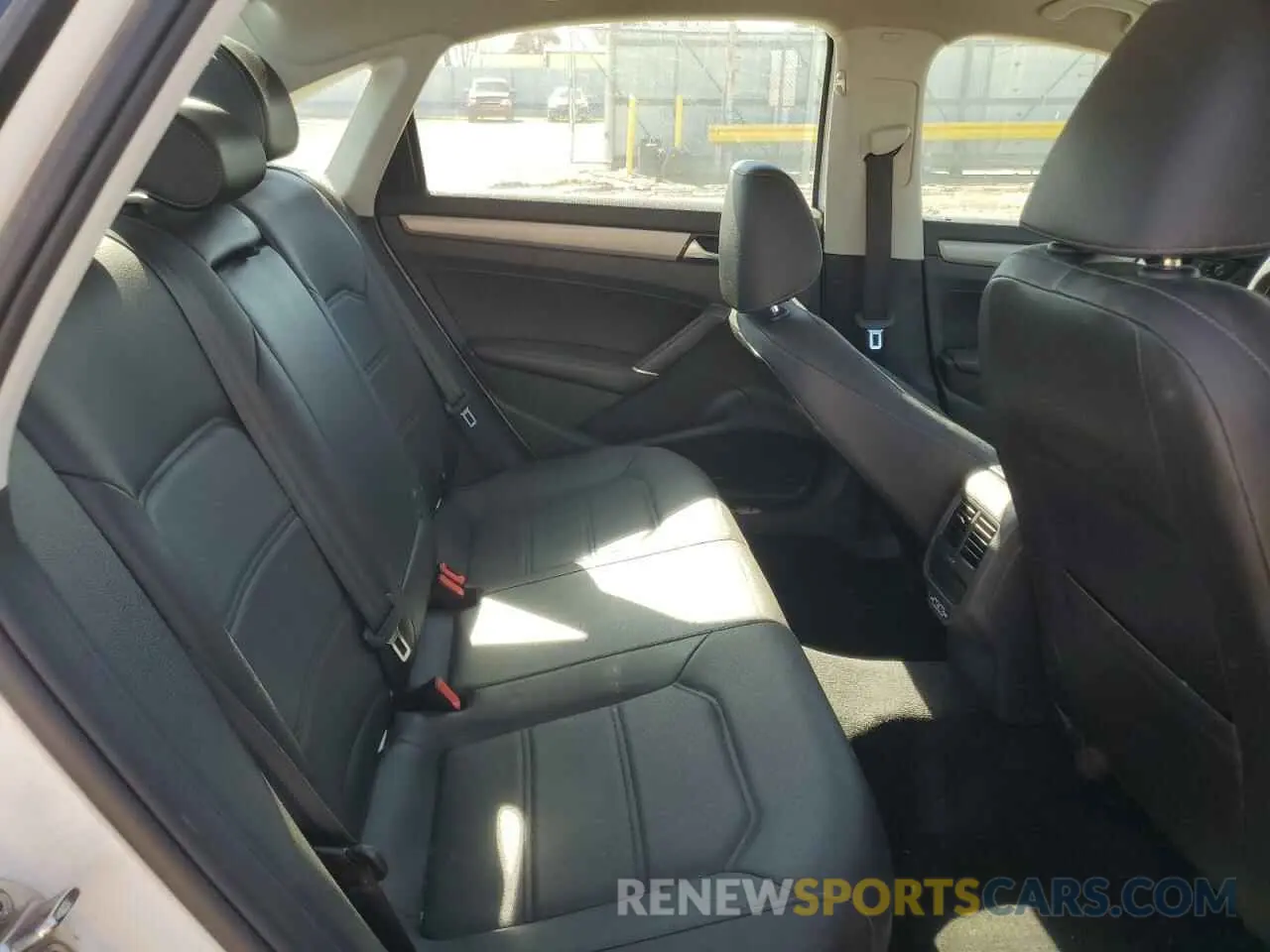 10 Фотография поврежденного автомобиля 1VWSA7A33NC008622 VOLKSWAGEN PASSAT 2022