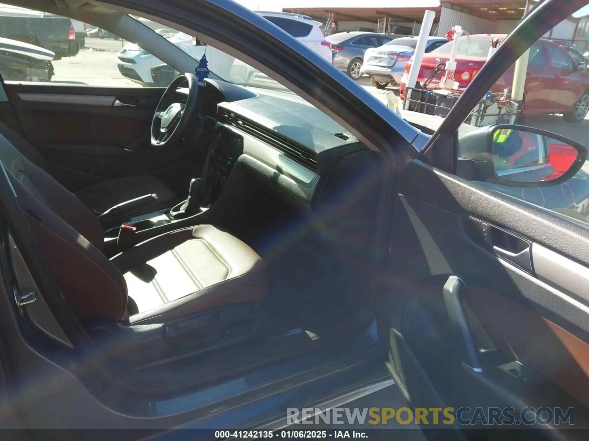 5 Photograph of a damaged car 1VWSA7A34NC007043 VOLKSWAGEN PASSAT 2022