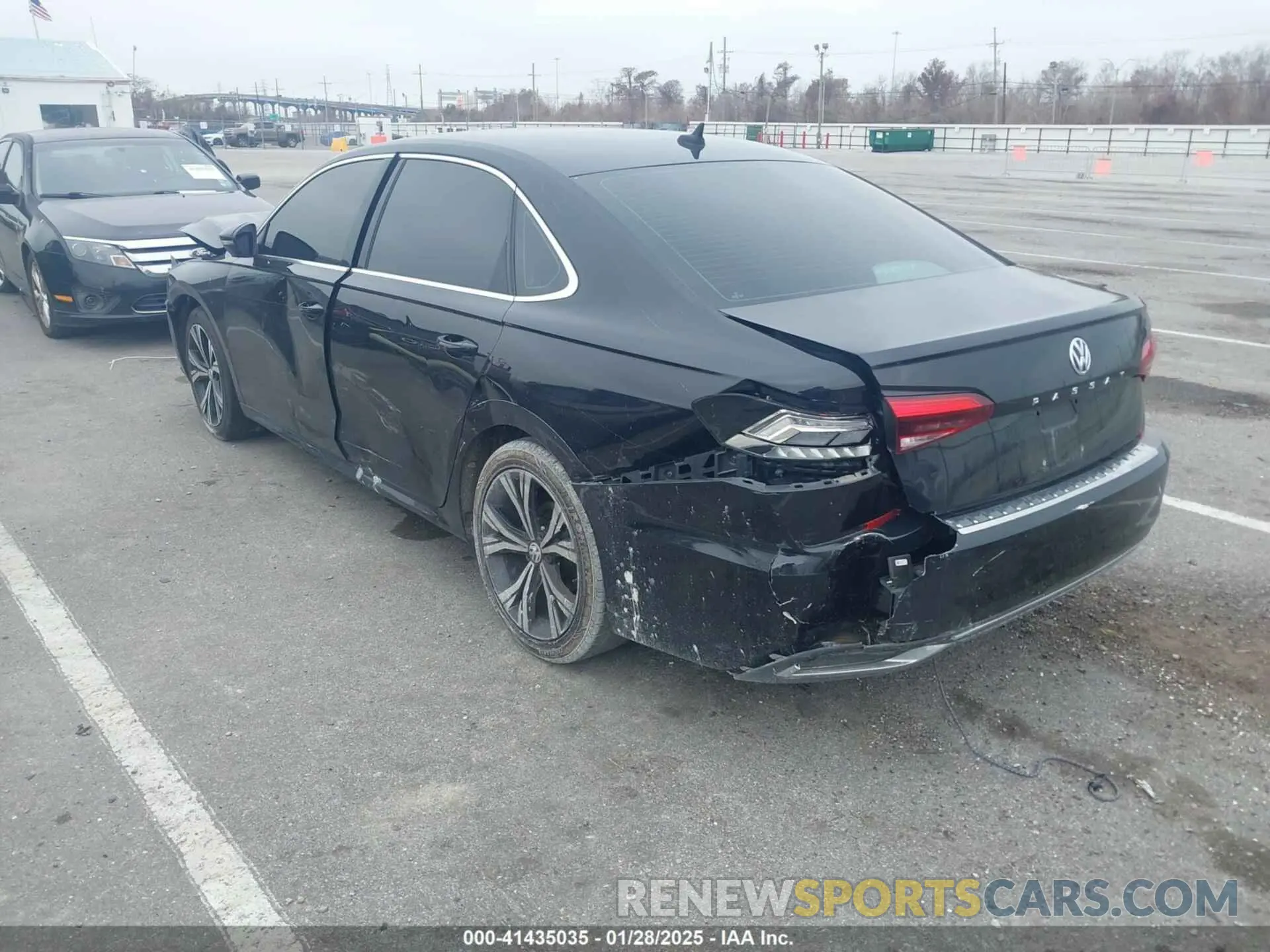 3 Photograph of a damaged car 1VWSA7A36NC009134 VOLKSWAGEN PASSAT 2022