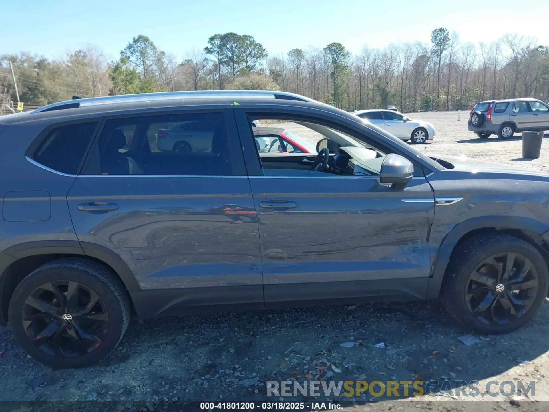 13 Photograph of a damaged car 3VV1X7B28NM013463 VOLKSWAGEN TAOS 2022