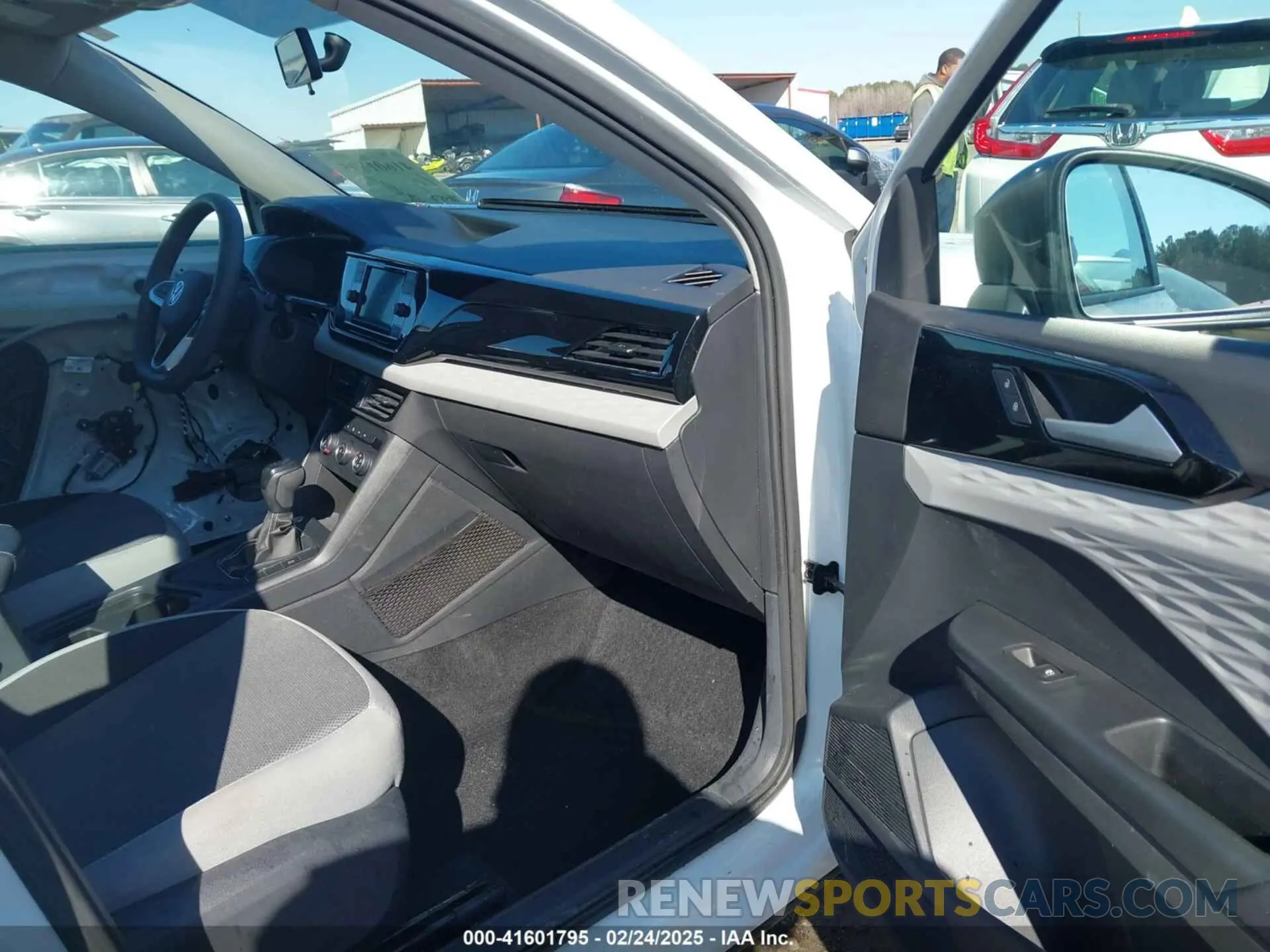 5 Photograph of a damaged car 3VVCX7B26NM092818 VOLKSWAGEN TAOS 2022