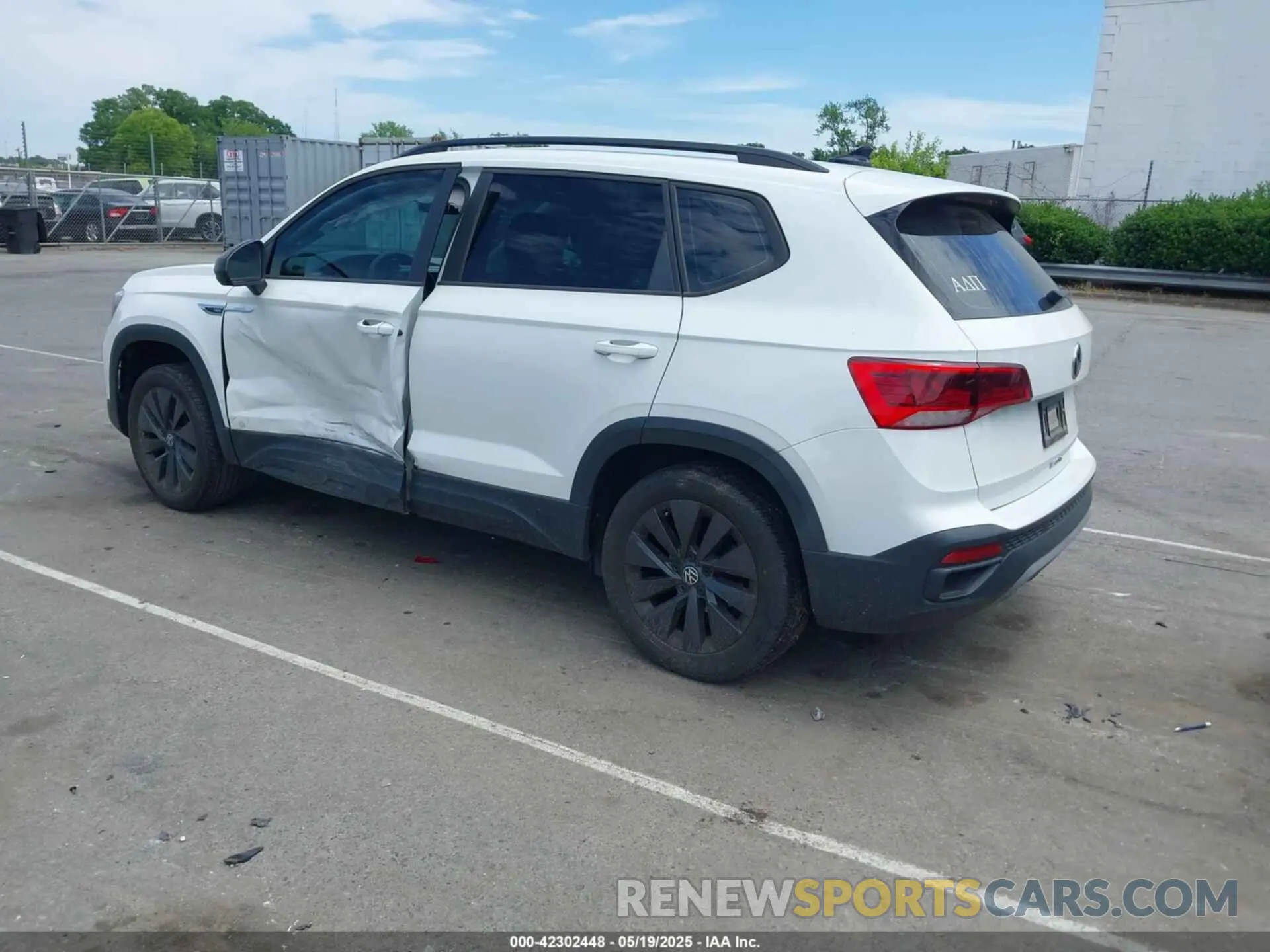 3 Photograph of a damaged car 3VVCX7B2XNM018415 VOLKSWAGEN TAOS 2022