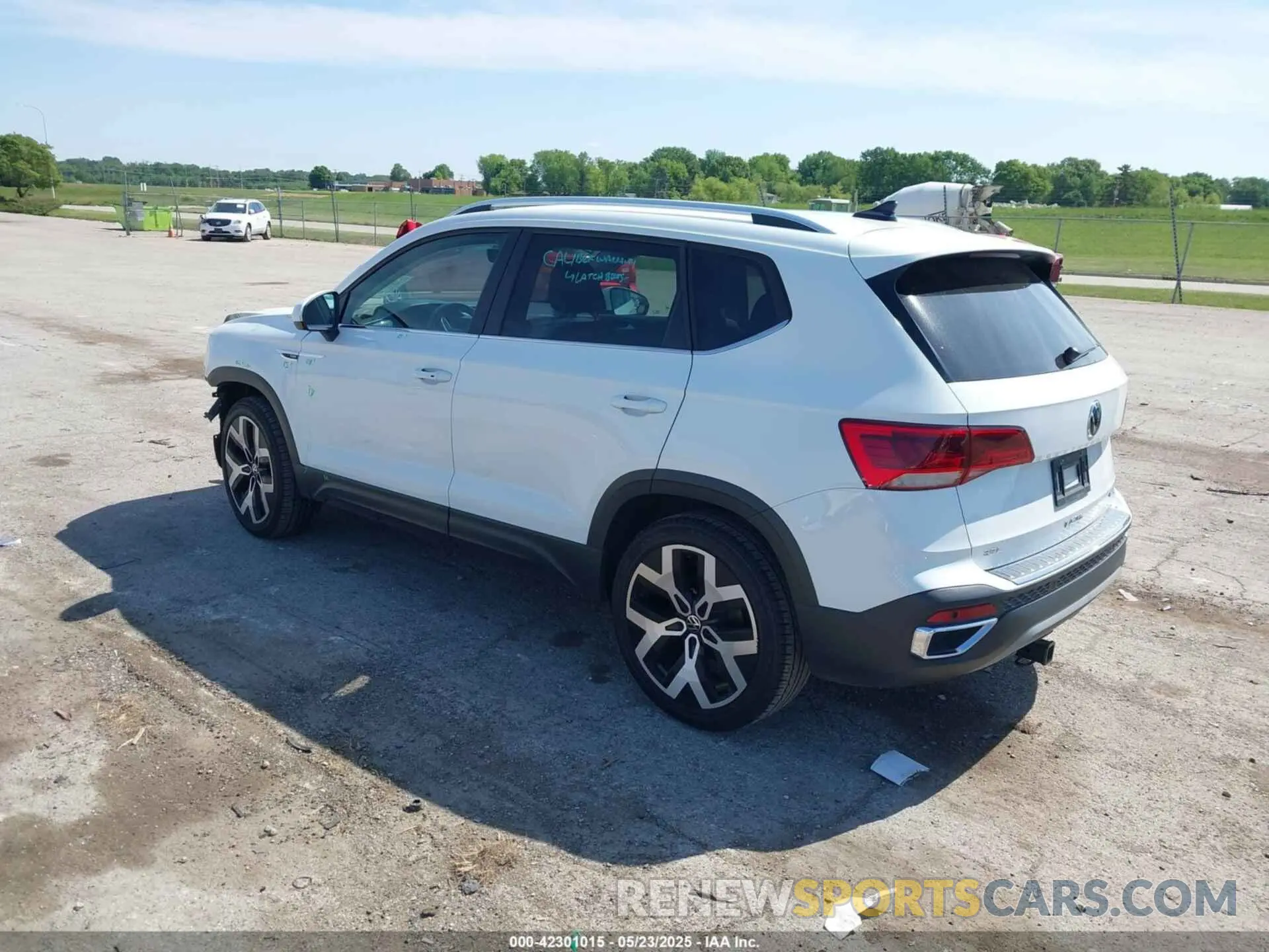 3 Photograph of a damaged car 3VVJX7B29NM043278 VOLKSWAGEN TAOS 2022